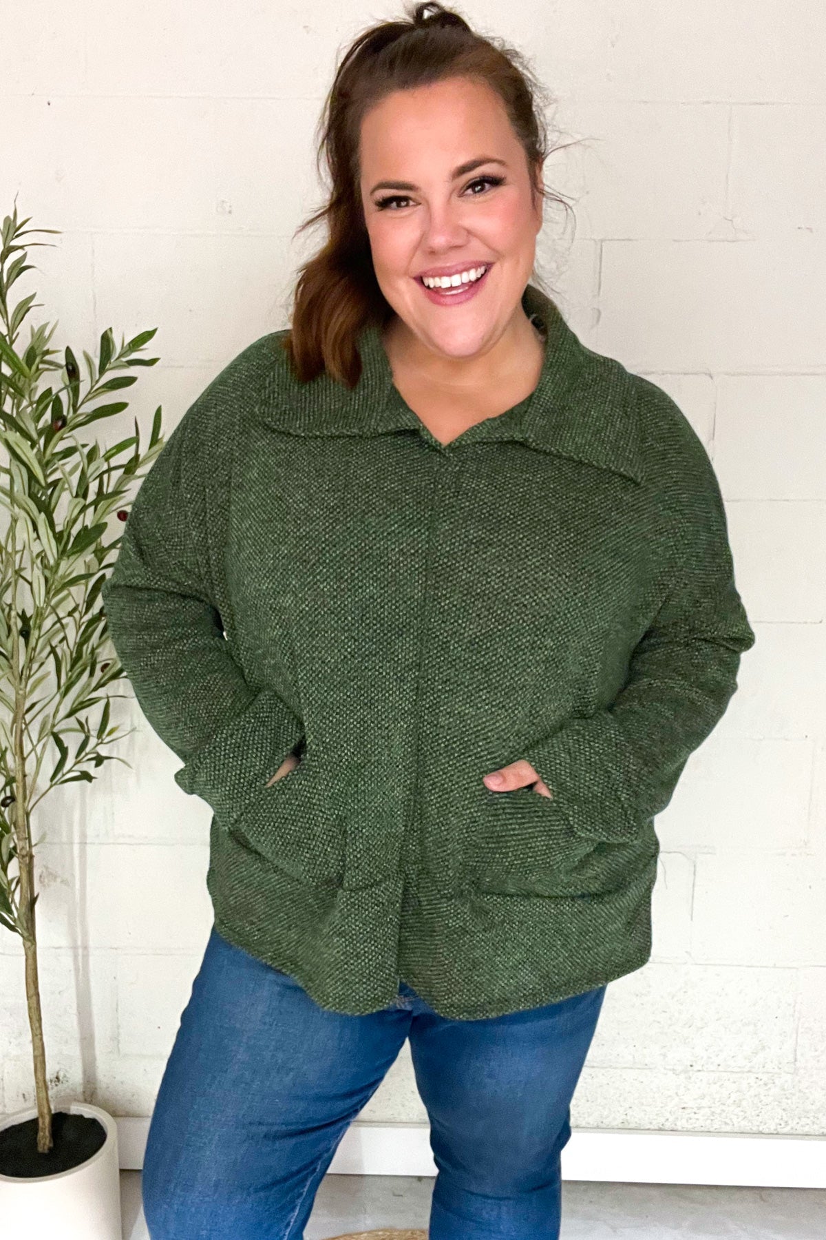 Easy Living Olive Textured Knit Notch Neck Oversized Collar Sweater - Cozy Oversized Women's Pullover for Fall & Winter | Perfect for Casual Outfits, Office Wear and Coffee Dates