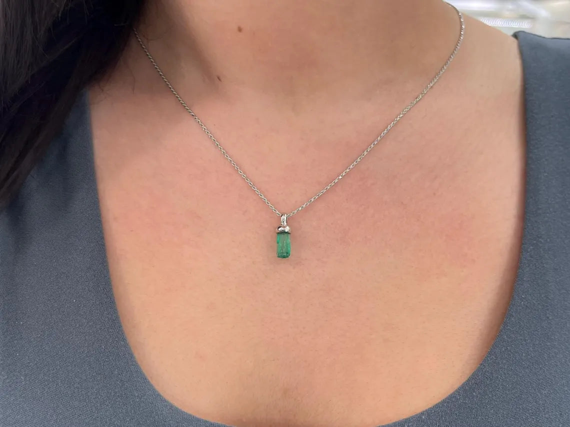 2.10ct Natural Rough Cut Colombian Emerald Crystal Pendant Necklace - Handmade Jewelry for Women, Gift for Her, Perfect for Weddings & Special Occasions