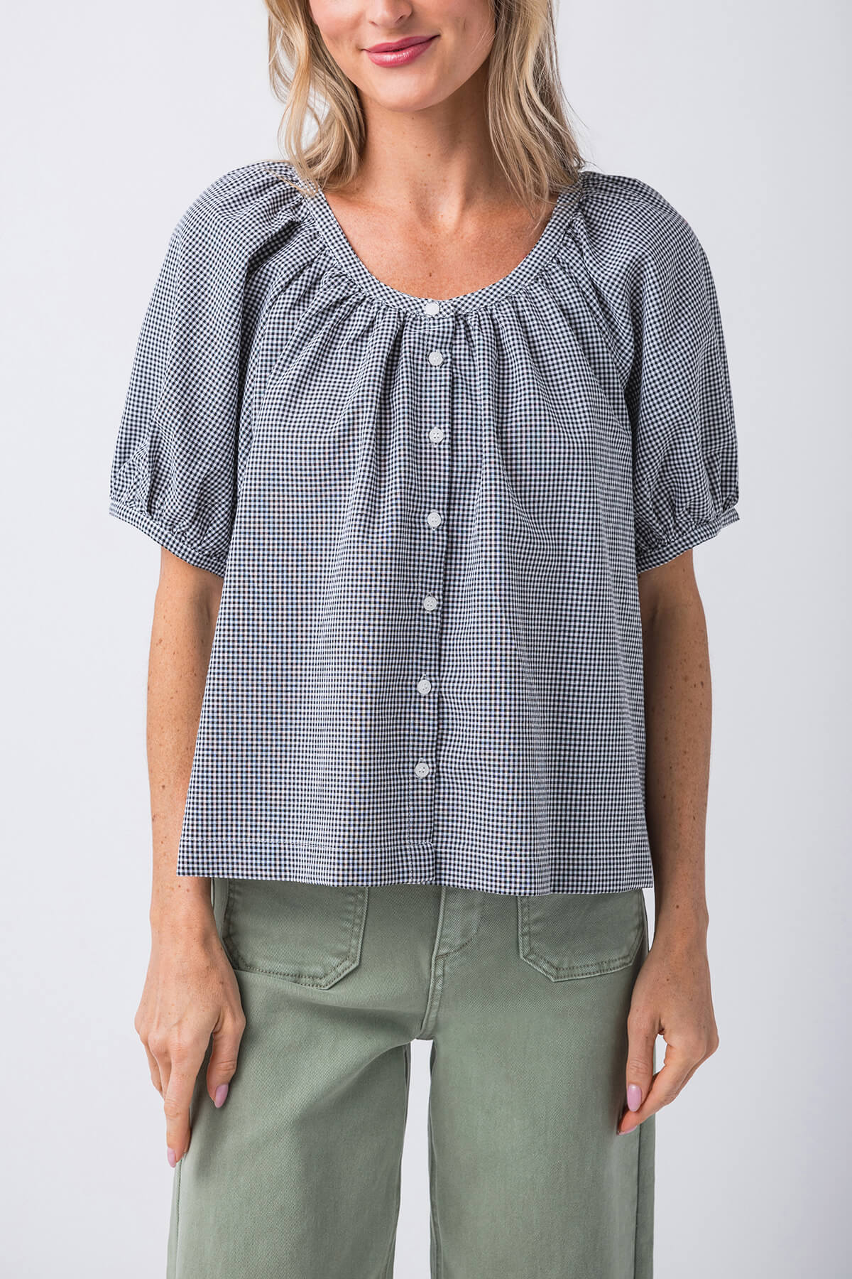 Stylish Gingham Blouse for Women - Trendy Checkered Button-Up Shirt - Perfect for Office Wear, Casual Outings & Spring Fashion