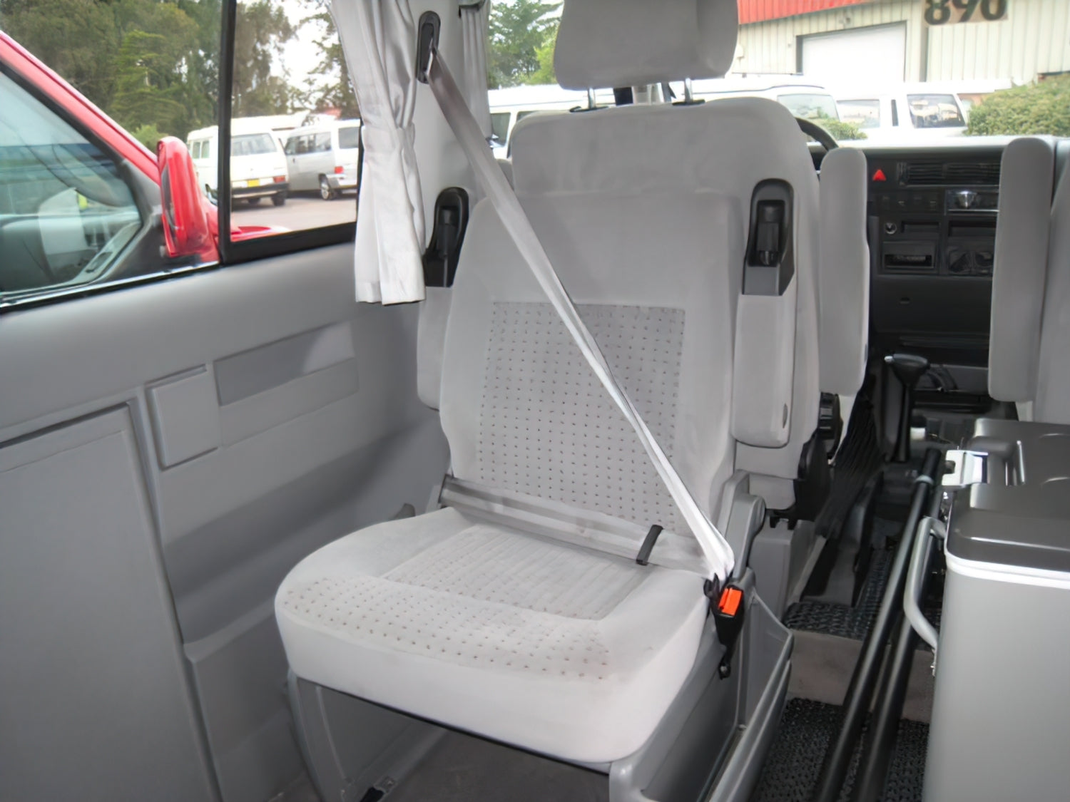 3 Point Retractable Seat Belt for Jumpseat (Left/Right) - Compatible with Eurovan Weekender & Multivan | Enhanced Safety for Rear Passengers | Perfect for Campers, Vans, and Family Road Trips