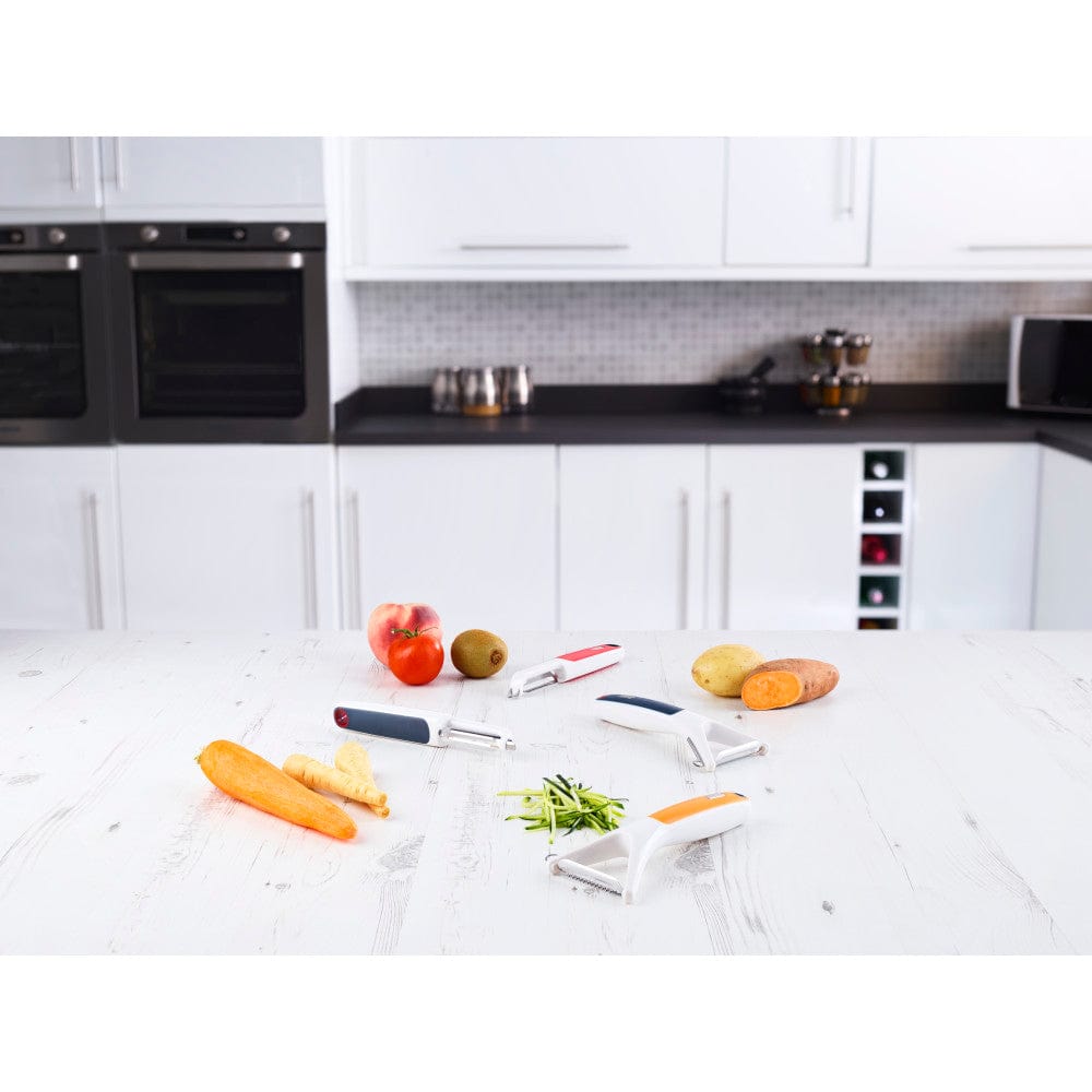 Zyliss Julienne Peeler - Stainless Steel Vegetable Slicer & Grater for Perfect Julienne Cuts - Ideal for Salads, Stir-Fries & Garnishing