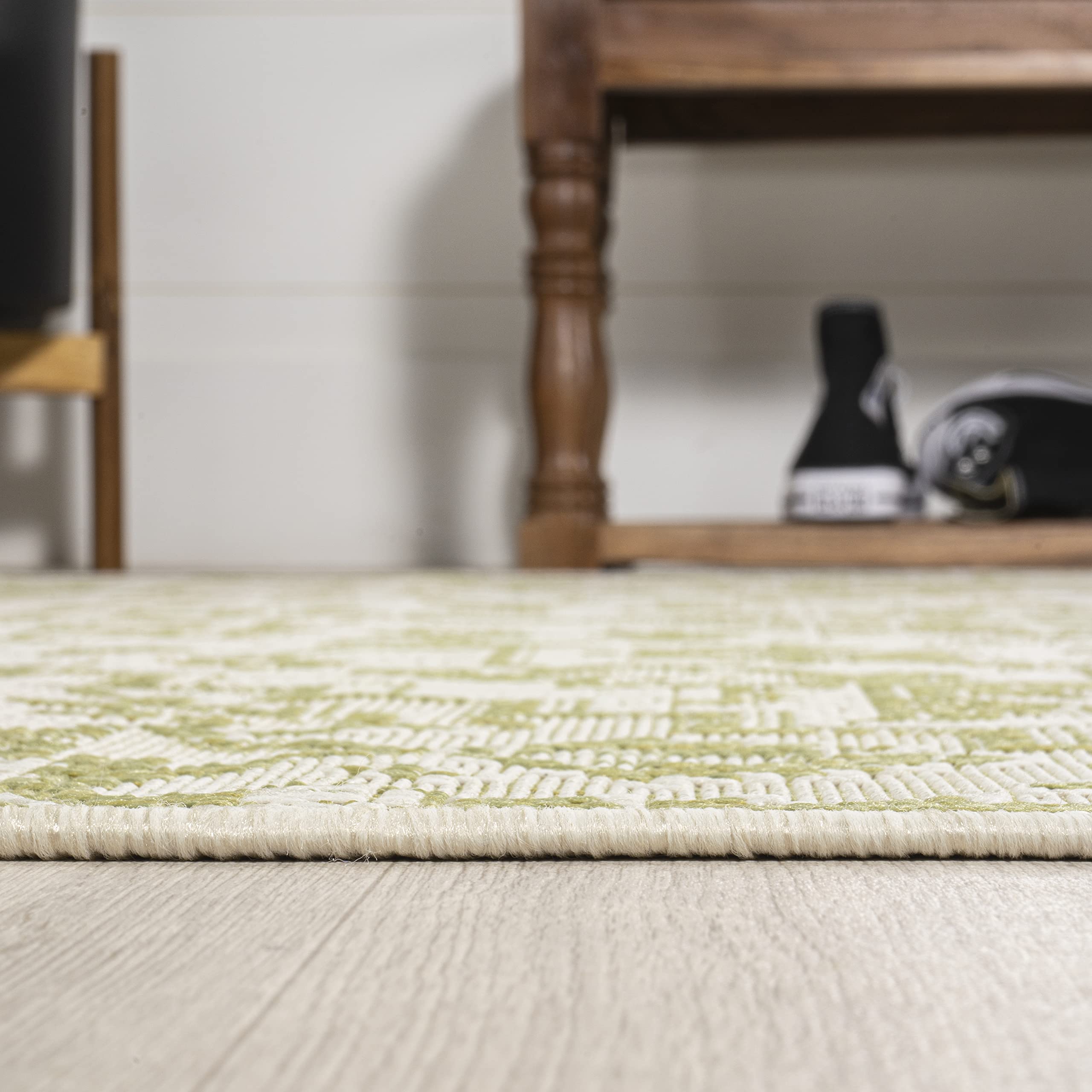 JONATHAN Y SMB105E-5R Estrella 5' Round Bohemian Medallion Textured Weave Indoor/Outdoor Area Rug - Cream & Green | Non-Shedding, Easy to Clean | Perfect for Coastal, Traditional Bedrooms, Kitchens, Backyards & Patios