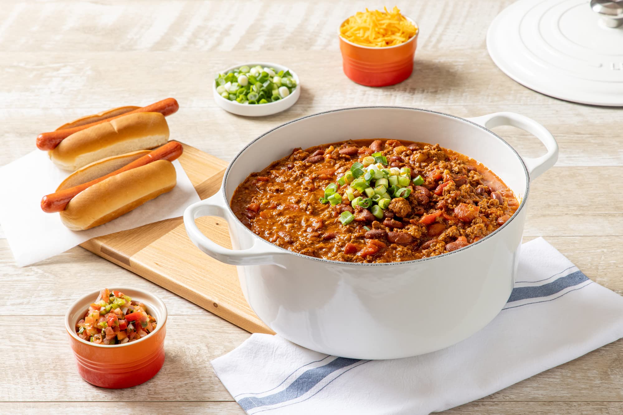 Le Creuset Signature Enameled Cast Iron Dutch Oven 3.5 Quart - Classic White for Baking, Braising & Slow Cooking - Perfect for Soups, Stews & Casseroles