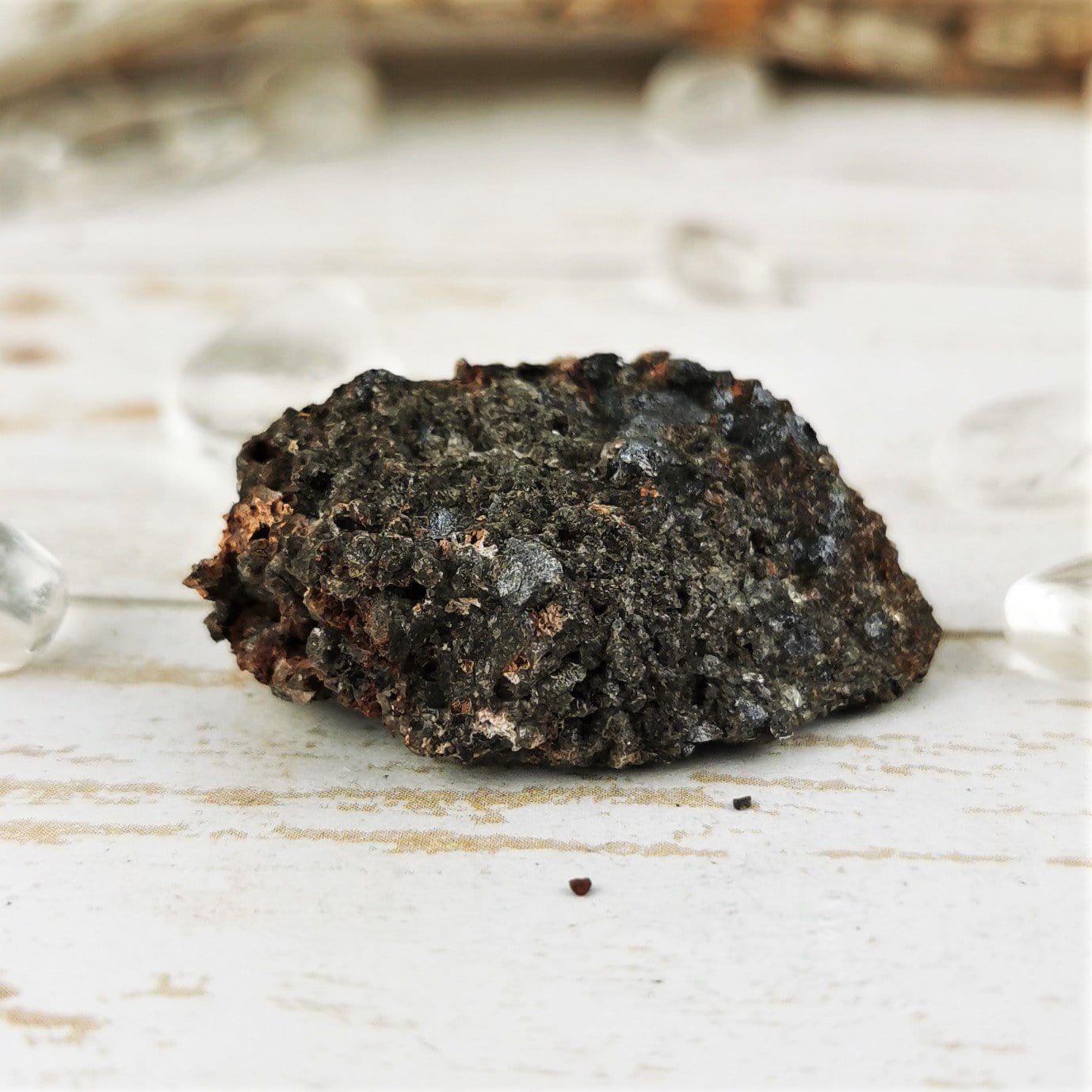 Natural Brookite & Magnetite Raw Stones for Healing, Meditation & Crystal Collection – Perfect for Energy Work, Home Decor & Spiritual Practices