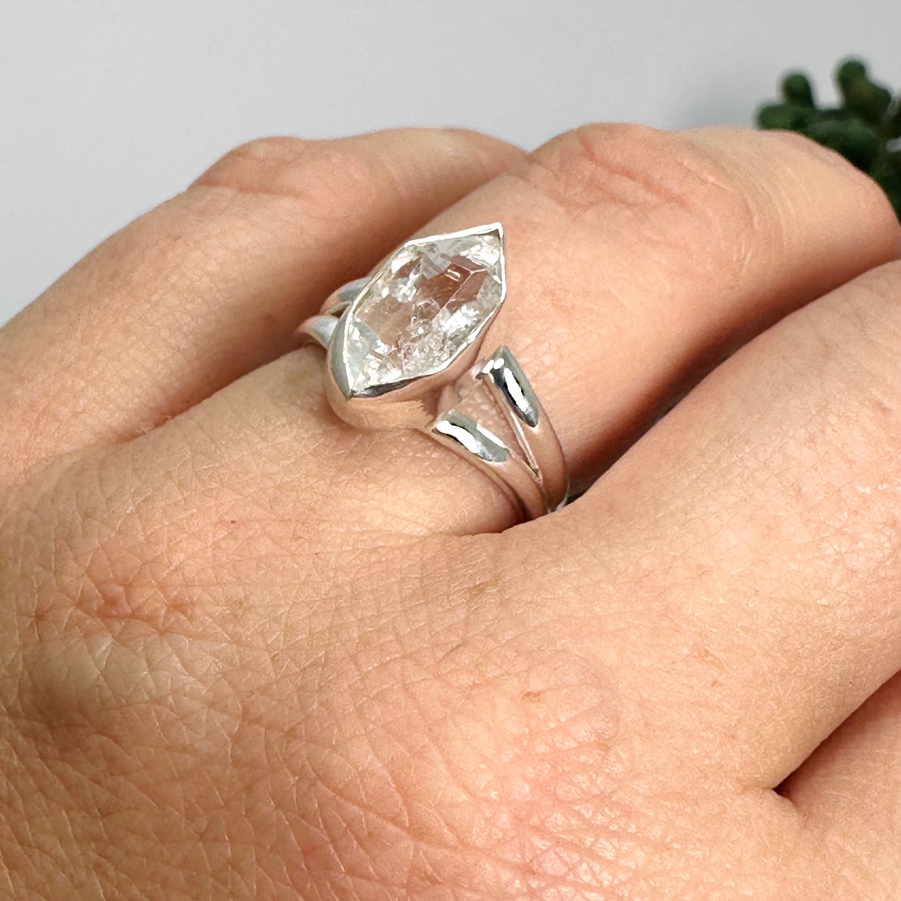 Natural Diamond Quartz Raw Split Band Ring Size 6.5 - PRGJ780 - Perfect for Boho Chic Jewelry, Wedding Bands & Everyday Fashion Accessories