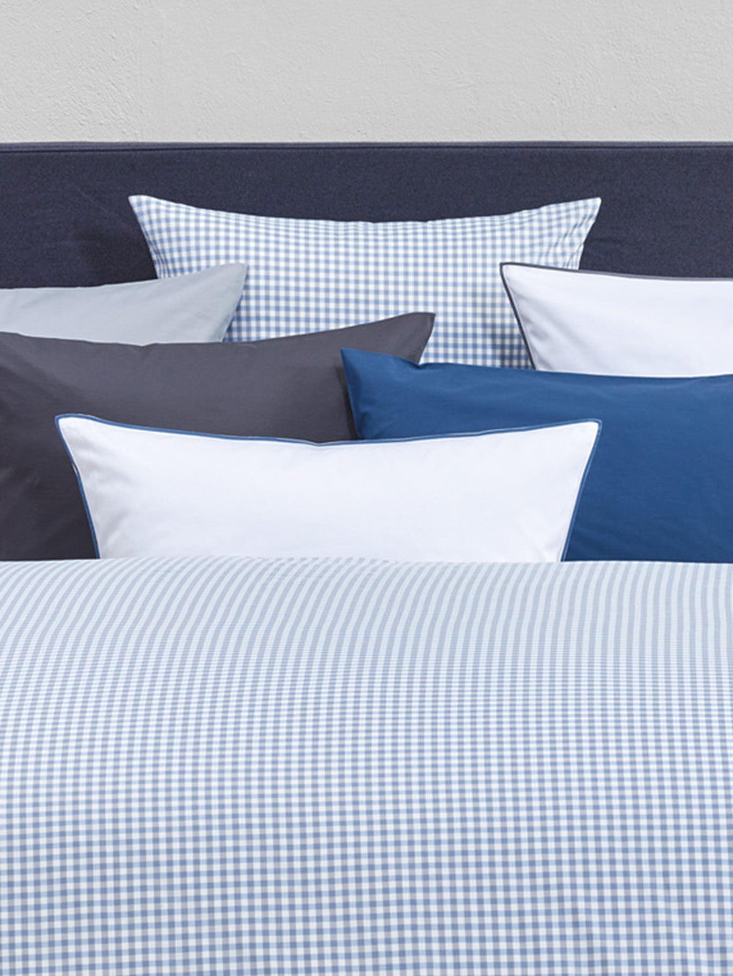 Premium Blue Check Standard Sham Pillowcase - Soft & Breathable Bedding for a Comfortable Sleep - Perfect for Home, Hotel, and Guest Room Decor
