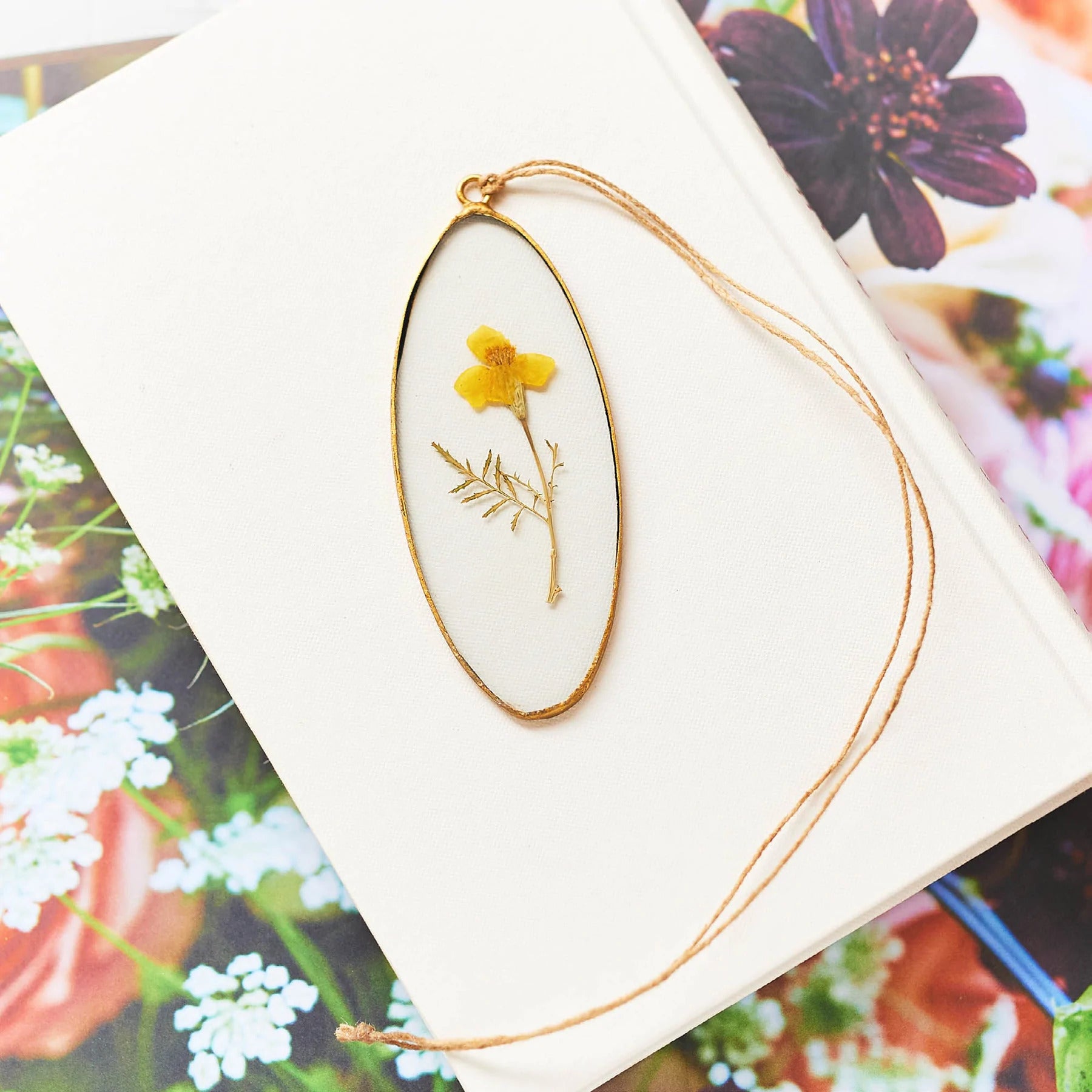 Rosy Rings Golden Oval Pressed Floral Suncatcher - Handmade Pressed Flower Window Decor, Boho Home Decor, Perfect for Living Room, Bedroom & Gift Giving
