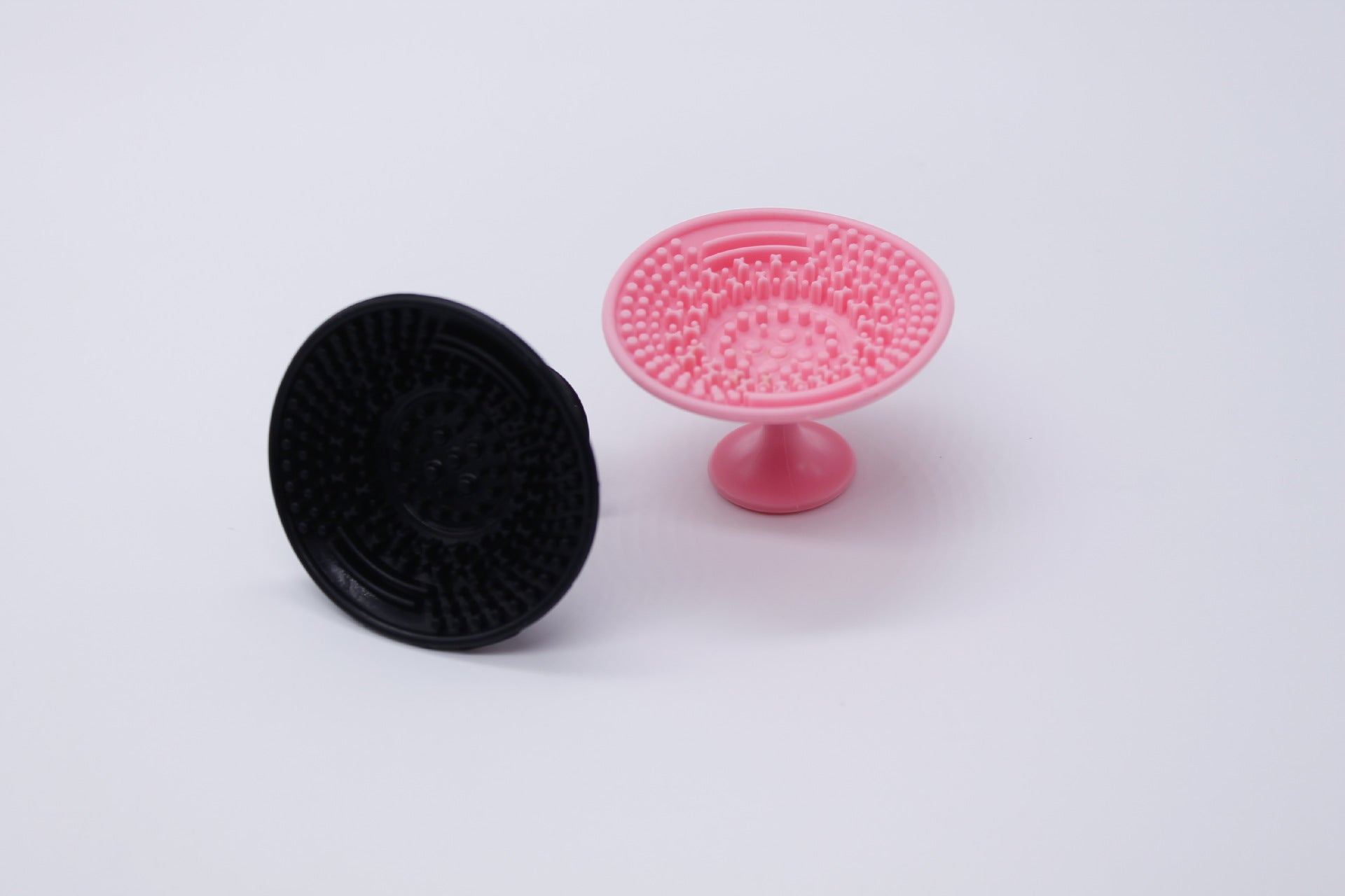 Premium Silicone Makeup Brush Cleaner Pad - Deep Cleaning Mat for Foundation, Eyeshadow & Cosmetic Brushes - Perfect for Home & Professional Makeup Artists
