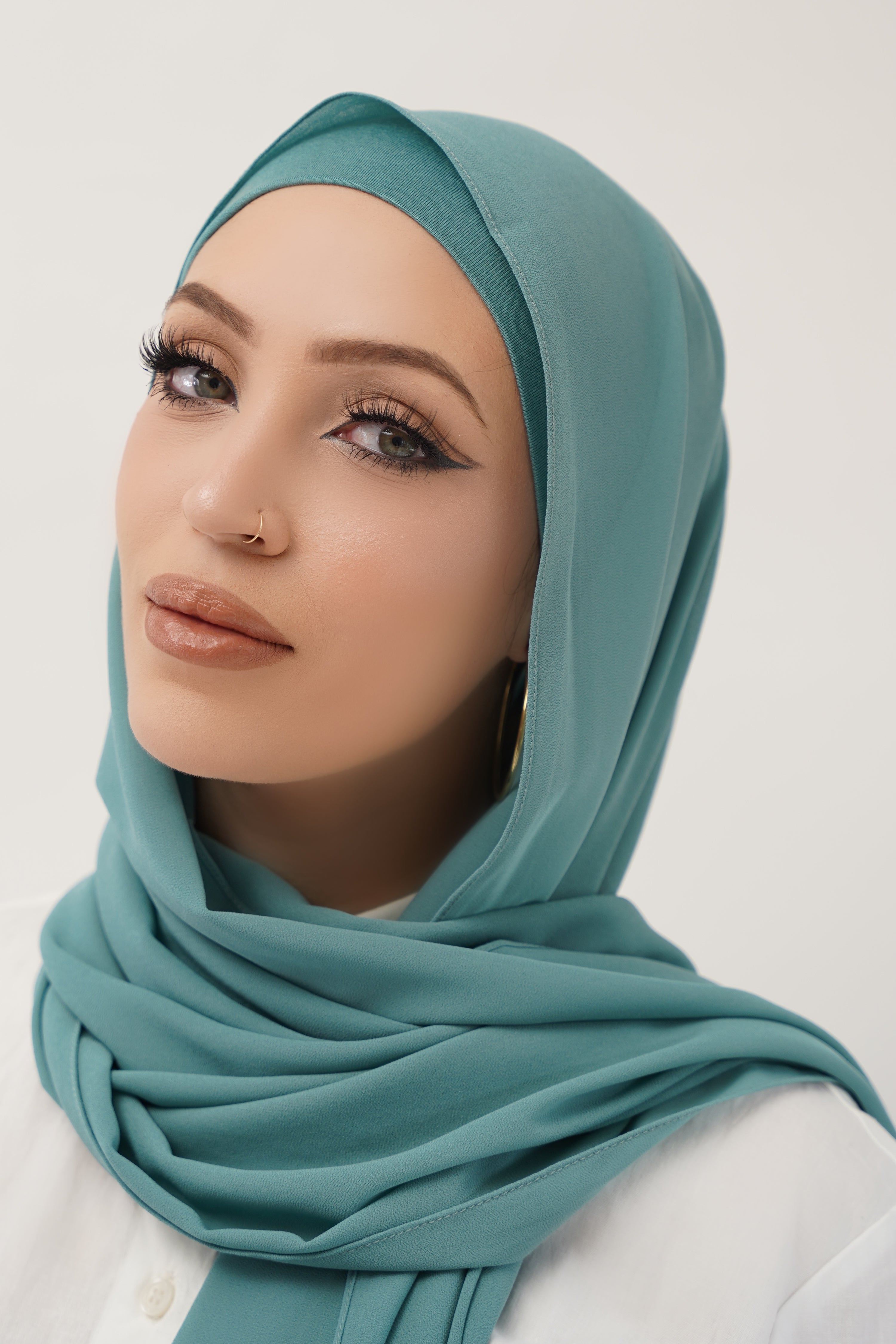 Elegant Chiffon Hijab Set Bushra - Soft Muslim Scarf for Women - Perfect for Daily Wear, Prayer, and Special Occasions