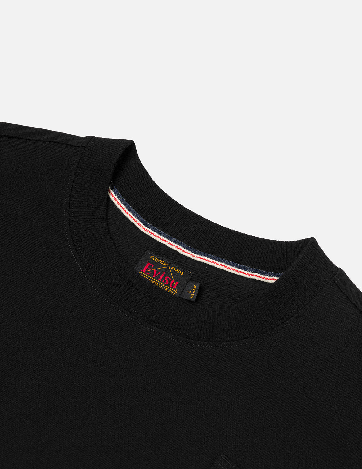 Multi Pocket & Print Detail Relax Fit T-Shirt for Men - Comfortable Casual Wear for Everyday, Travel & Outdoor Activities