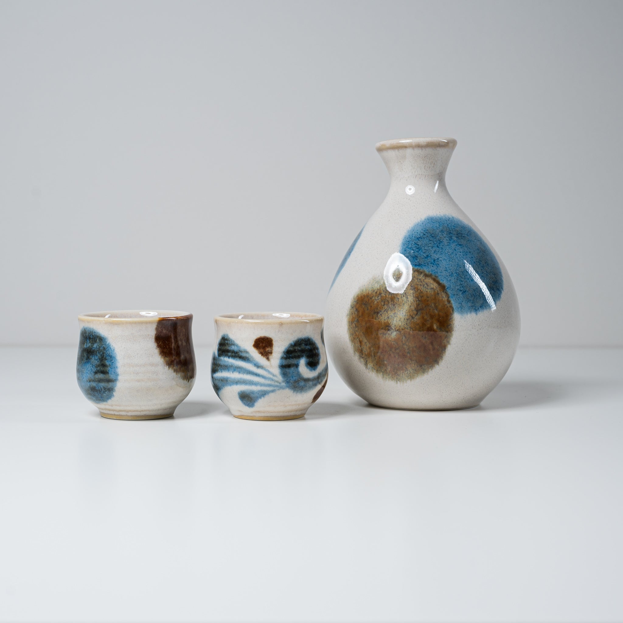 Premium Japanese Mino Ware Hot Sake Set - Traditional Brush Blue Ceramic Sake Cups & Flask for Authentic Japanese Dining Experience | Perfect for Home Entertaining, Sushi Nights & Cultural Gift Giving