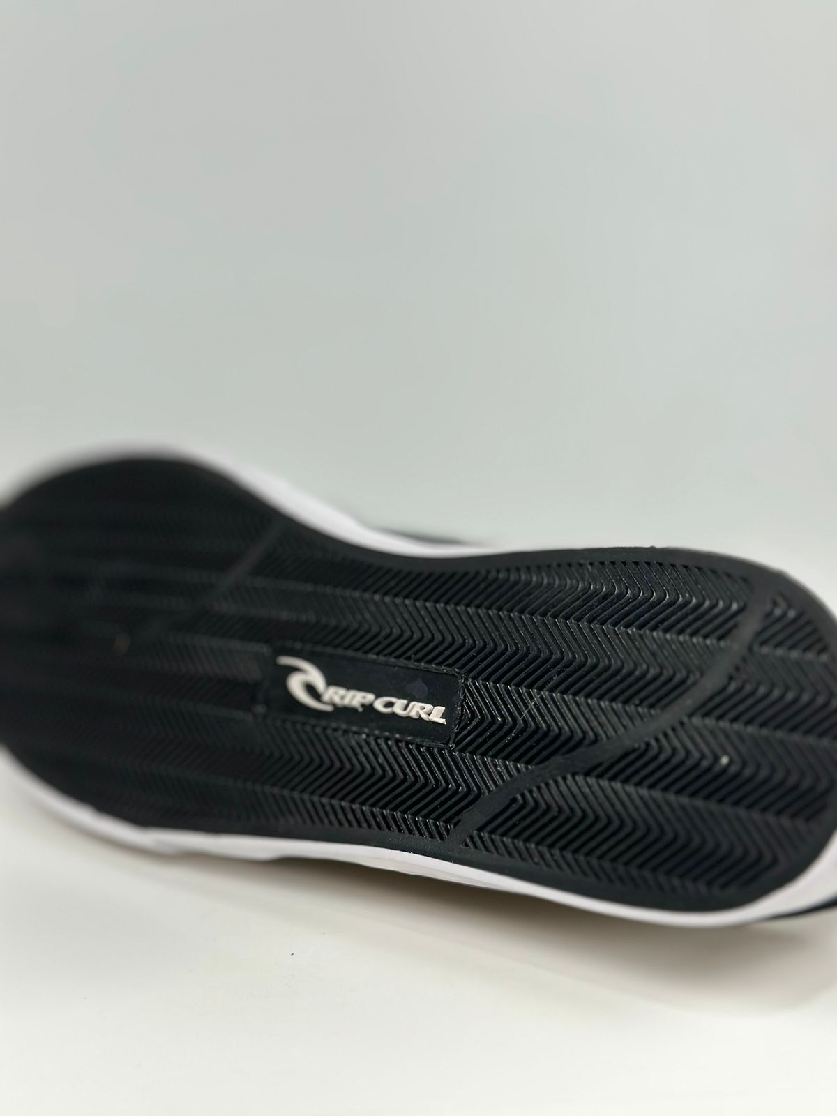 Rip Curl RCC Ox New Prague Black/White Skate Shoes - Men's Casual Sneakers for Skateboarding & Streetwear Fashion