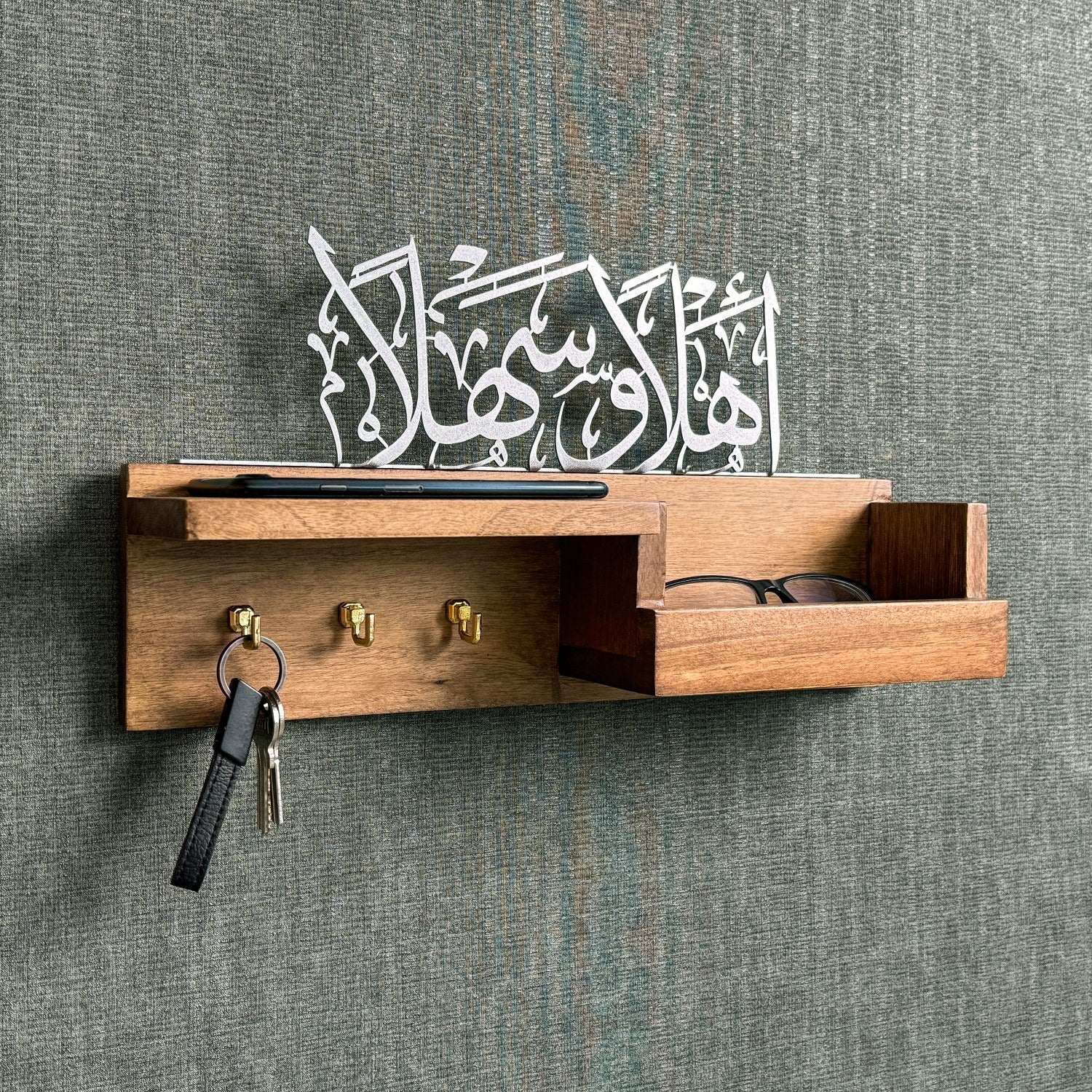 Wooden Key Holder with Arabic Calligraphy - Ahlan Wa Sahlan Islamic Home Decor for Wall Mounting | Perfect for Entryway, Living Room & Muslim Household Organization