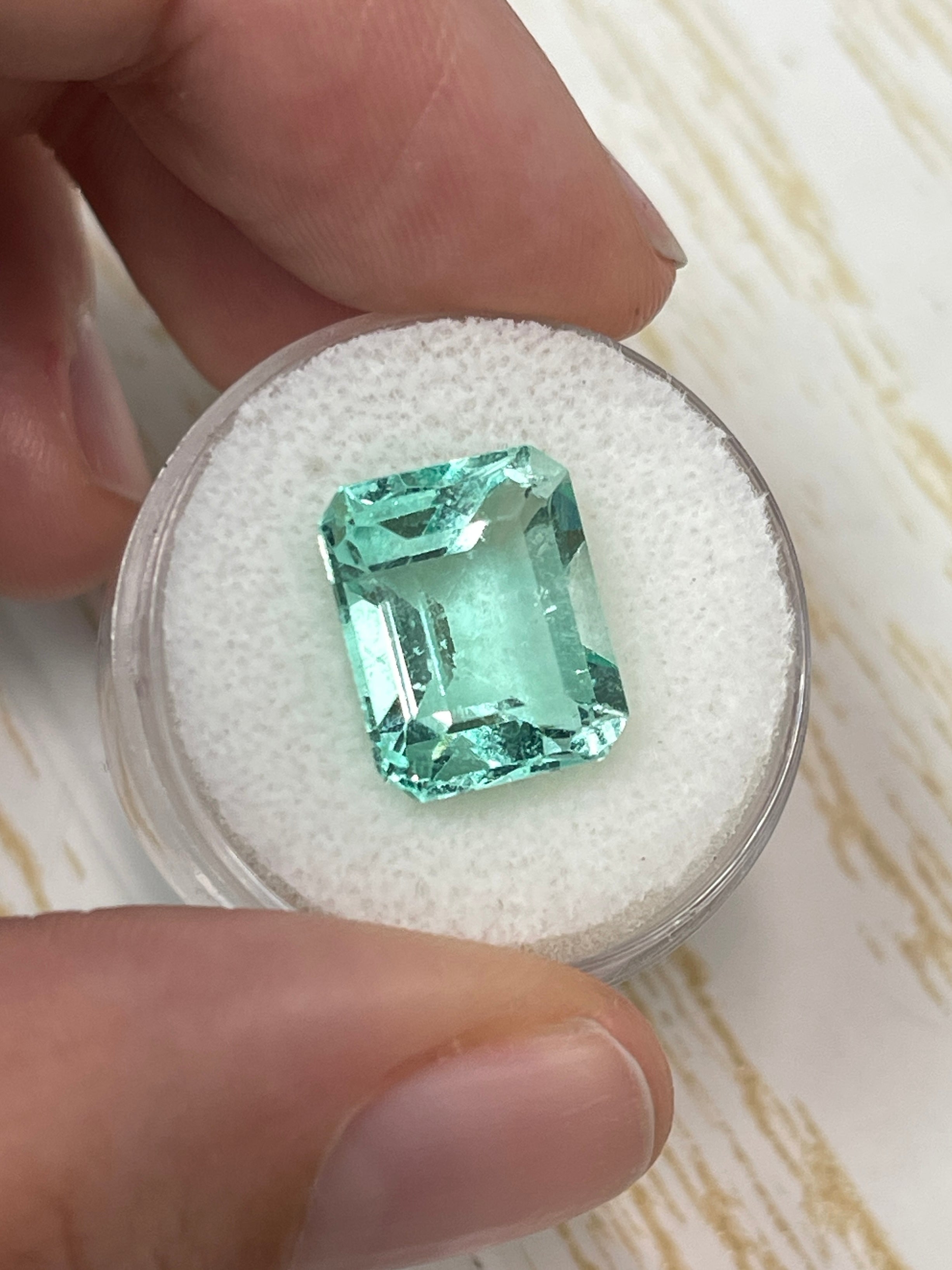 10.26 Carat VS Green Colombian Emerald Loose Gemstone - 13x11mm Emerald Cut for Jewelry Making, Engagement Rings & Luxury Gifts