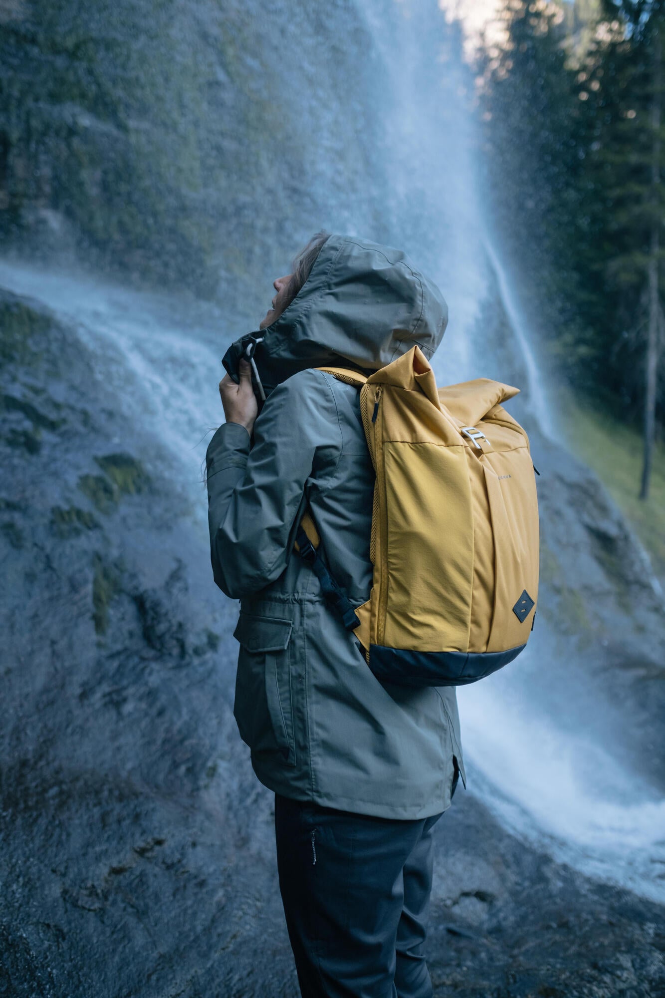 Quechua NH Escape 500 23L Rolltop Backpack - Waterproof Hiking Daypack for Outdoor Adventures & Travel