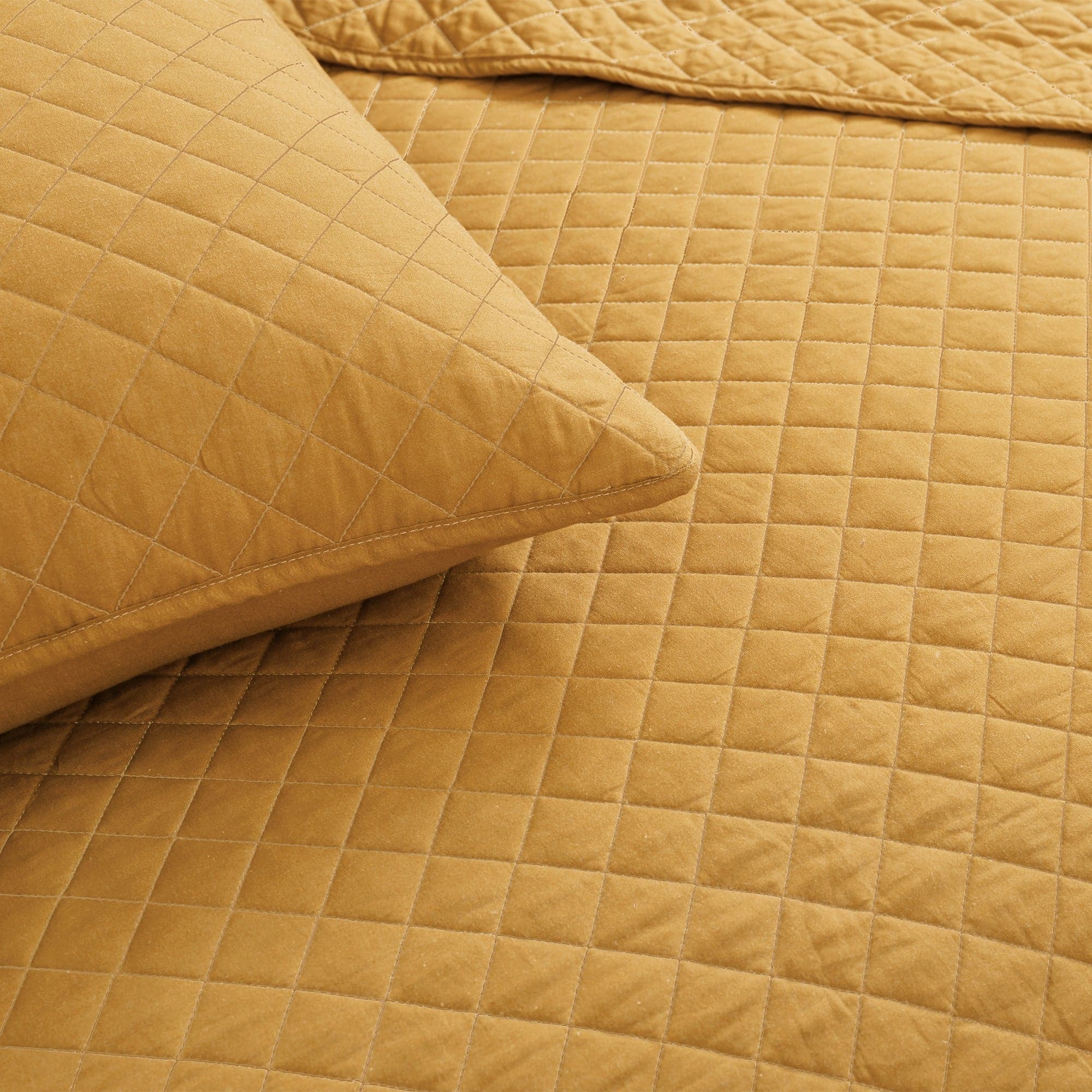 Ava Diamond Oversized Cotton Quilt Set - King Size Bedding with Soft Breathable Fabric for All Seasons | Perfect for Master Bedroom, Guest Room & Cozy Home Decor