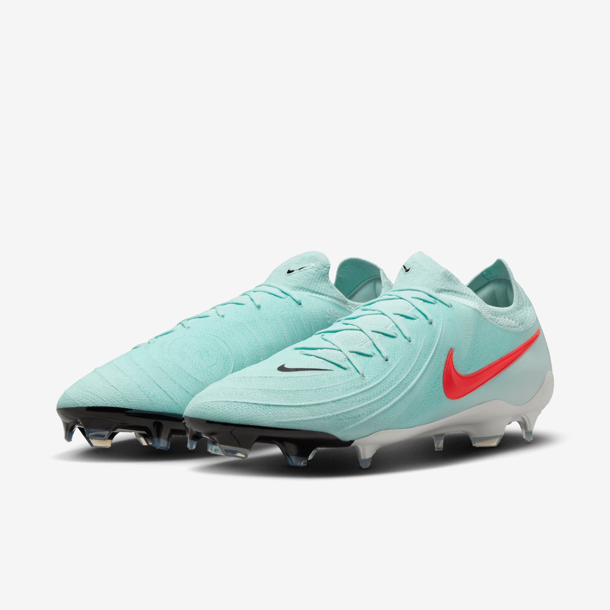 Nike Phantom GX 2 Pro Soccer Cleats - Lightweight Football Shoes for Men with Dynamic Fit Collar - Perfect for Turf, Grass & Artificial Pitches - Ideal for Training, Matches & Competitive Play