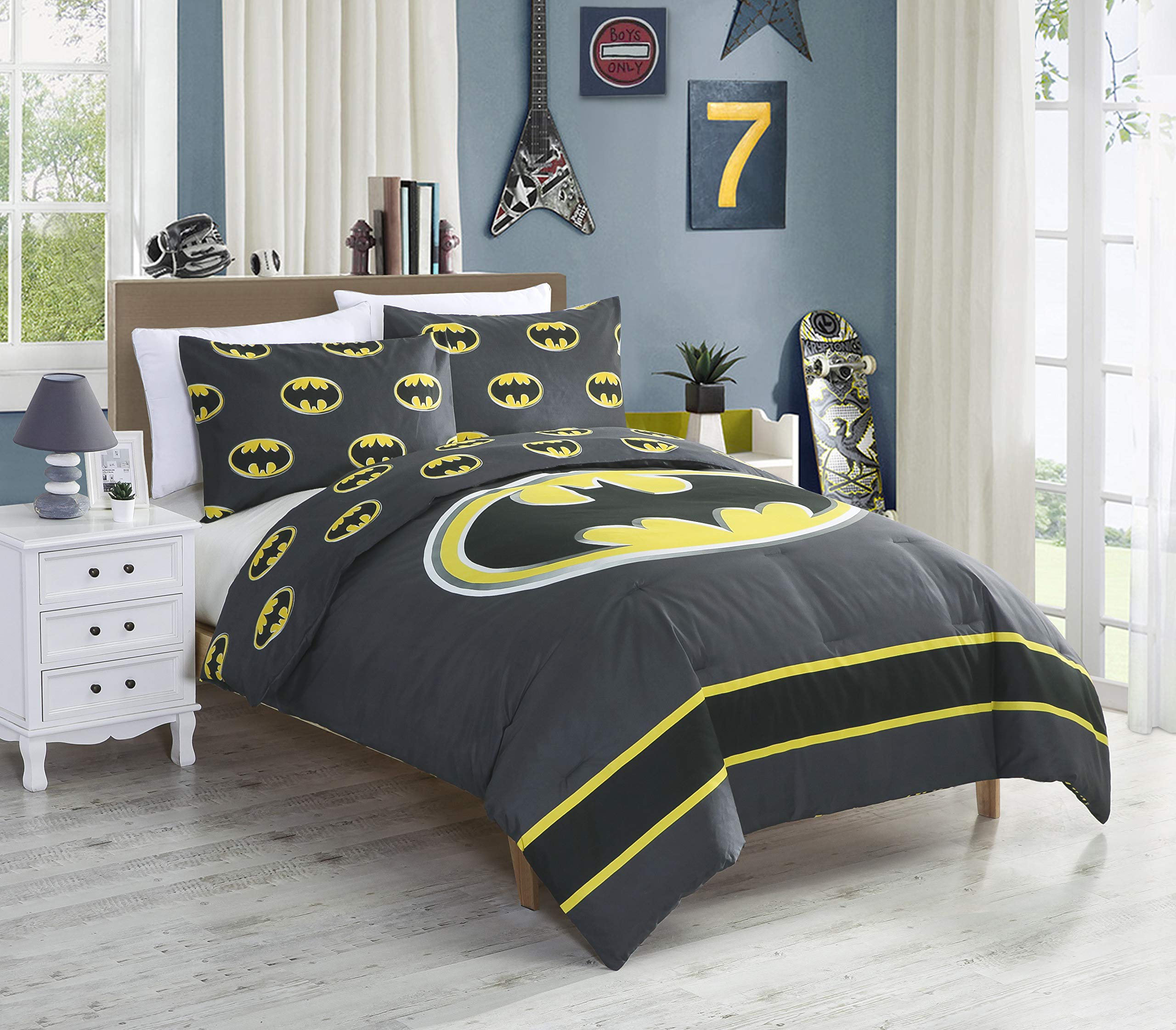 DC Comics Batman Emblem Reversible Twin Comforter Set - Gray & Black - Officially Licensed - Super Soft 100% Polyester Bedding (68x86 inches) - Perfect for Kids' Rooms, Dorm Decor & Superhero Themed Bedrooms