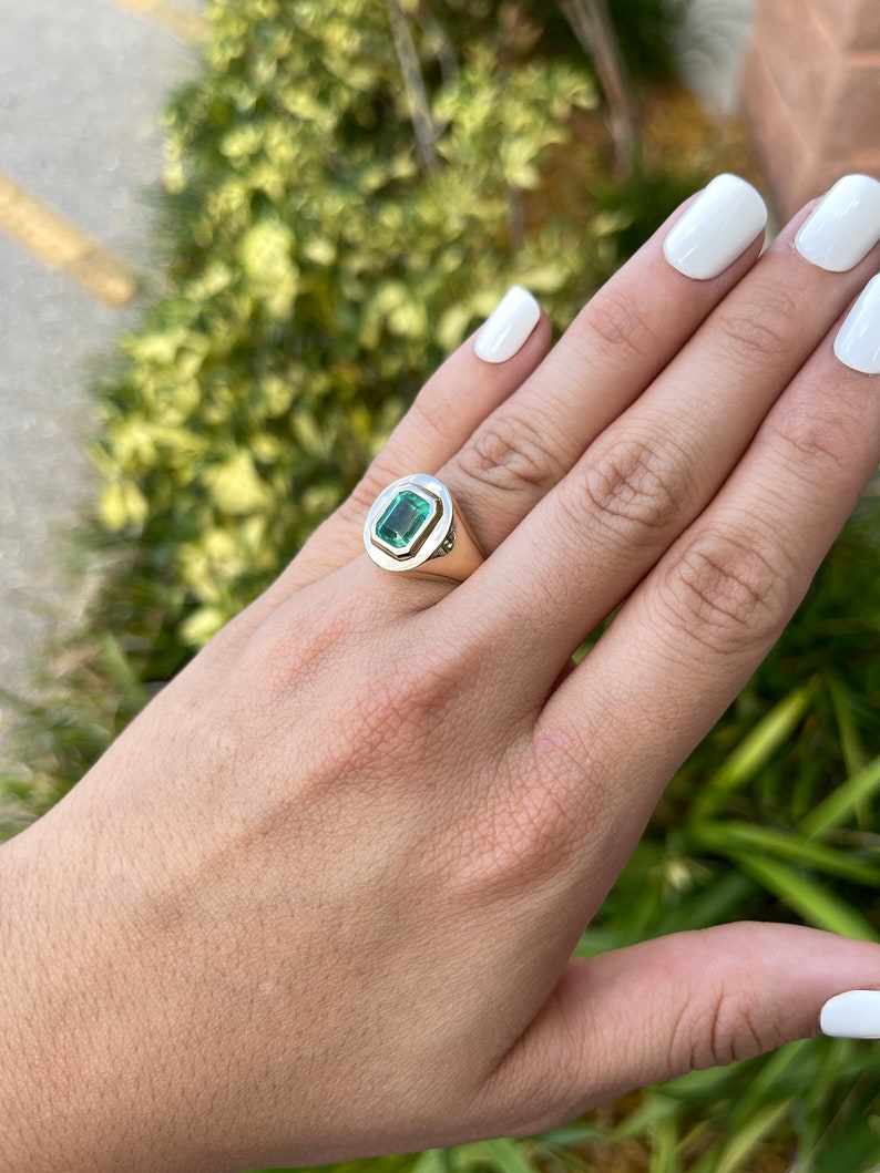 2.81 Carat Natural Colombian Emerald Solitaire Rich Sea Men's Signet Ring 18K Gold - Luxury Statement Jewelry for Weddings, Gifts & Formal Occasions