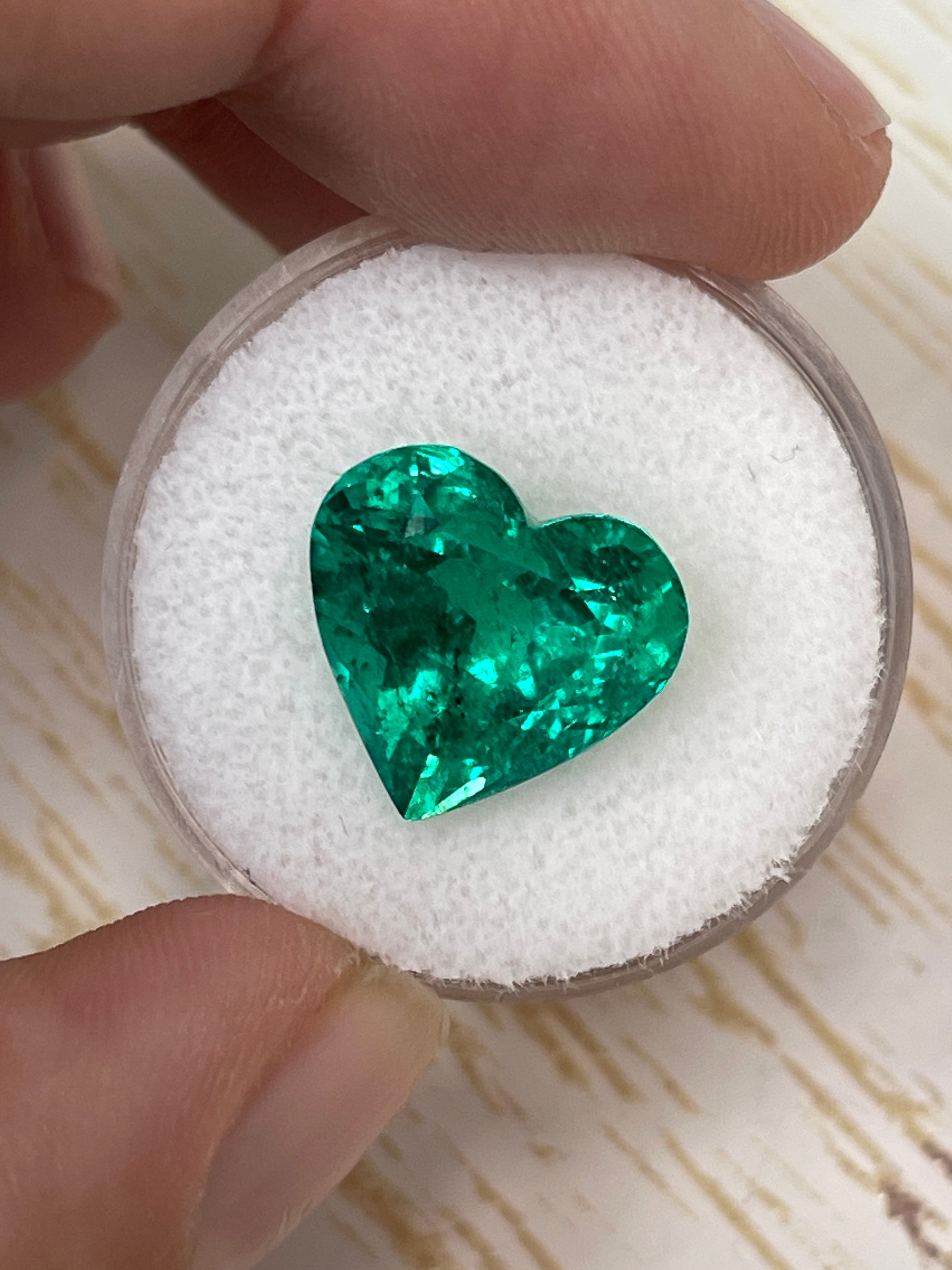 7.86 Carat AAA+ Muzo Green Natural Loose Colombian Emerald Heart Cut Gemstone for Jewelry Making & Engagement Rings - 13x13.8mm