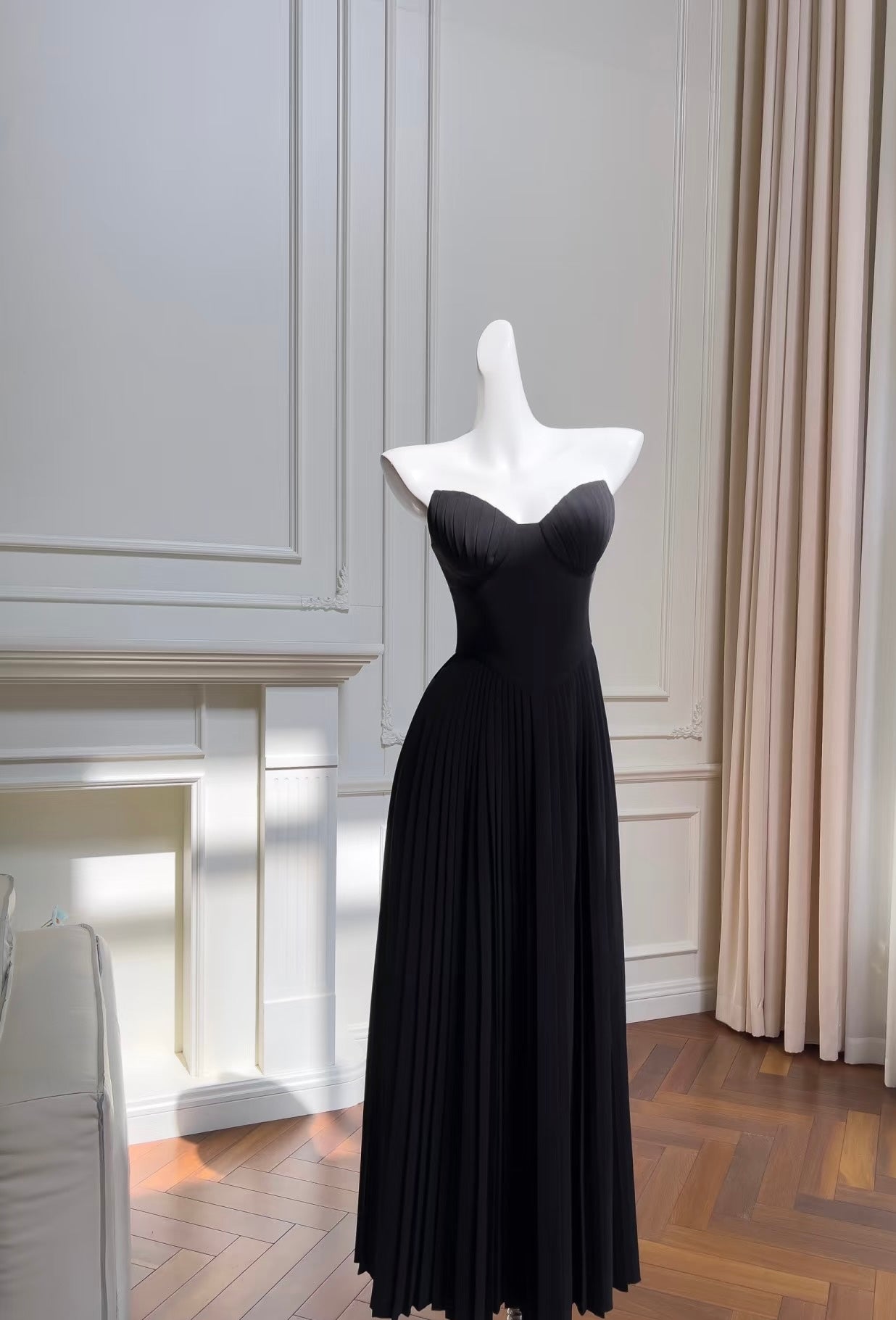 Elegant A-Line Pleated Black Prom Dress for Formal Evening Parties & Special Occasions - Perfect for Homecoming, Dances & Gala Events - Style J6481