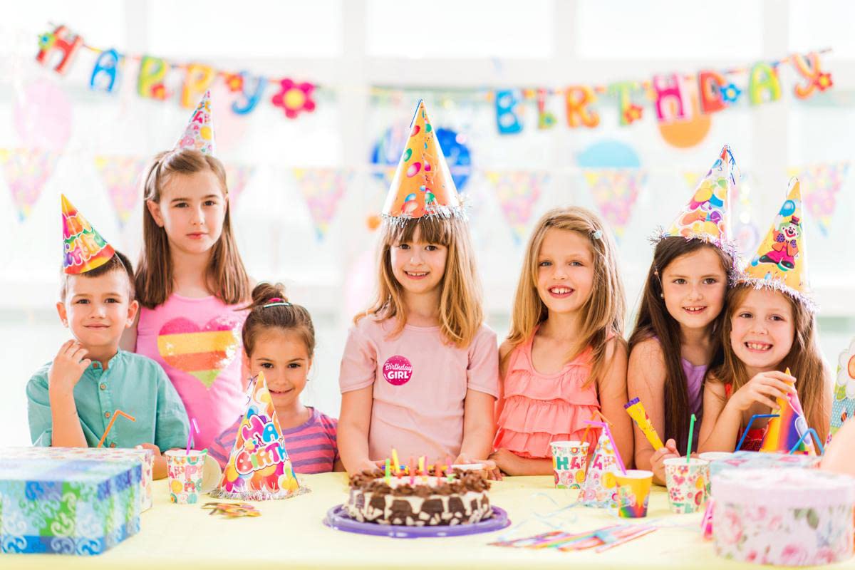 Birthday Girl Pin Badges - Cute Tinplate Enamel Pins for Party Favors, Birthday Decorations & Gifts - Perfect for Birthday Parties, Baby Showers & Special Events