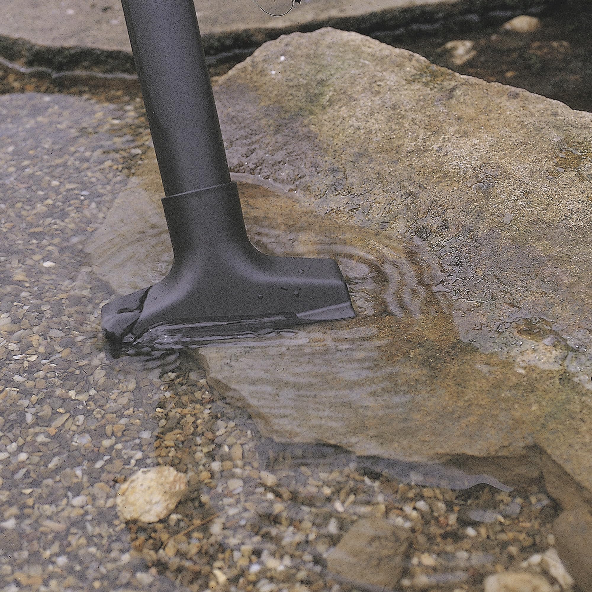 OASE PondoVac 3 Pond Vacuum Cleaner - Powerful 3-in-1 Pond & Water Garden Cleaner for Leaves, Sludge & Debris - Ideal for Small to Medium Ponds, Water Features & Fountains
