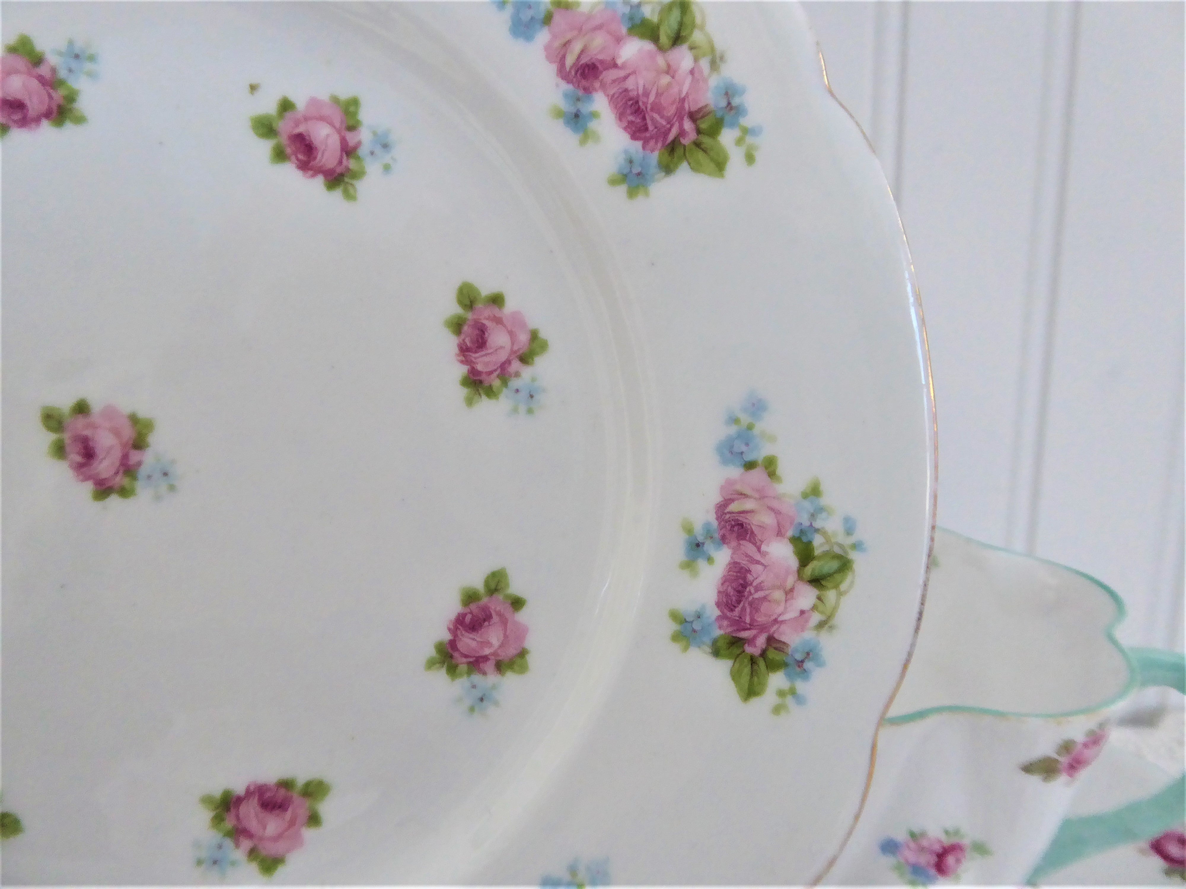 Gainsborough Shelley 7-Inch Salad Plate with Roses & Forget-Me-Nots Floral Design - Perfect for Desserts, Appetizers & Elegant Dining Table Setting
