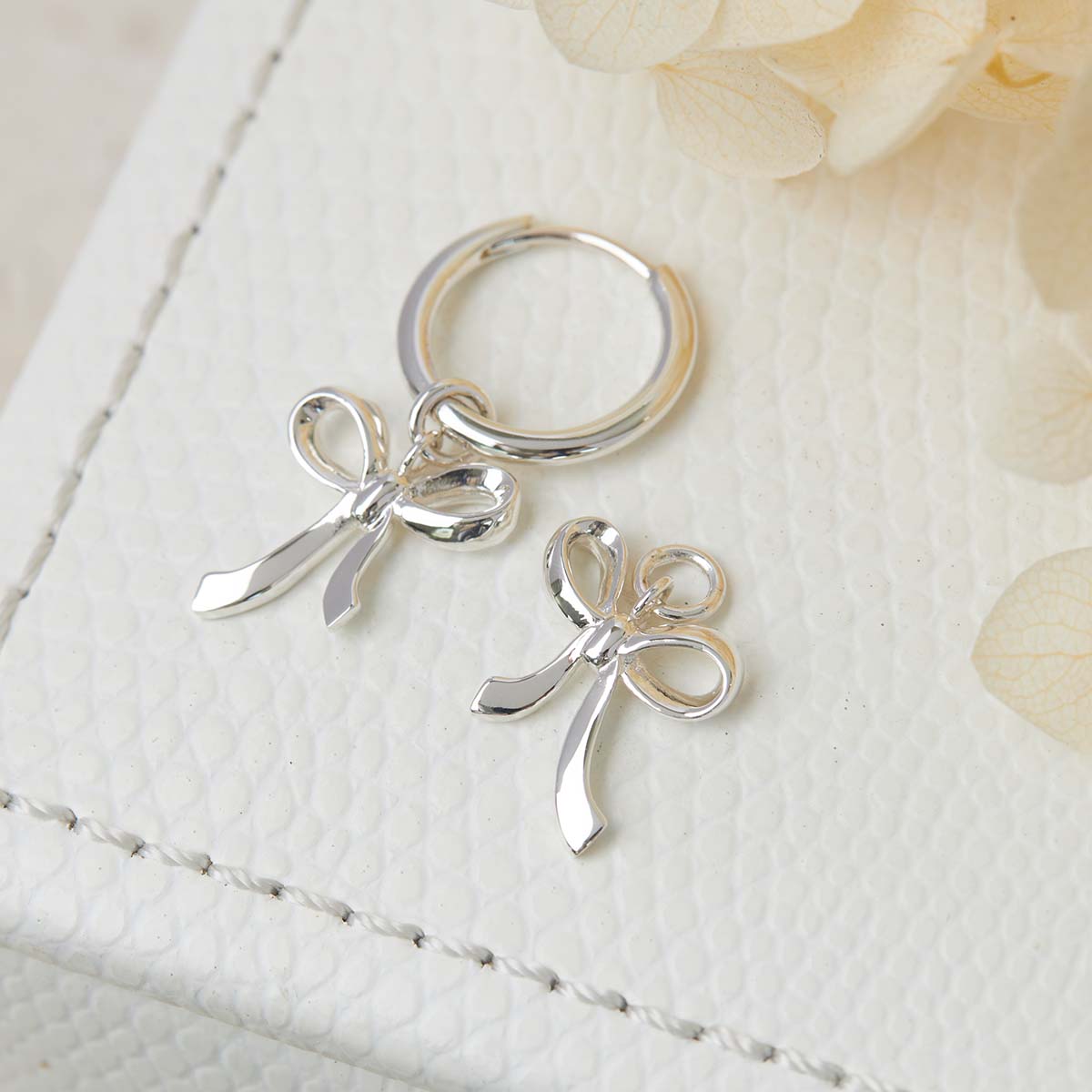 Elegant Bow Charms for Jewelry Making - DIY Craft Accessories for Necklaces, Bracelets & Earrings - Perfect for Weddings, Gifts & Fashion Accessories