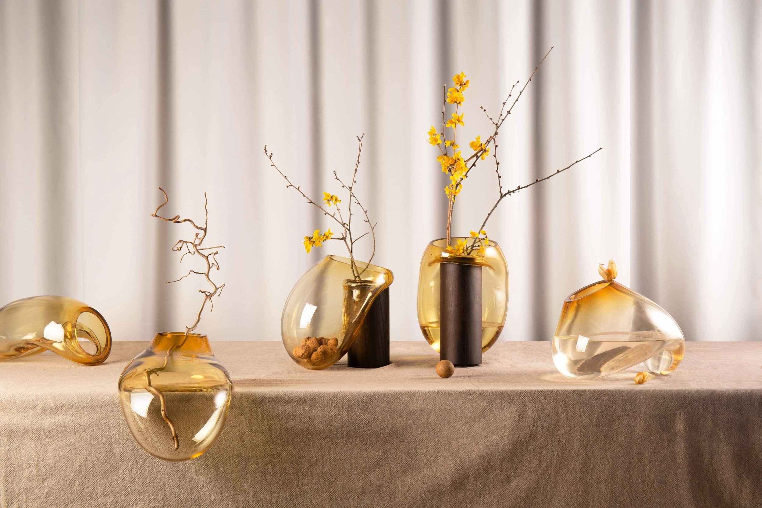 Noom Gutta Vase - Modern Ceramic Flower Vase for Home Decor, Wedding Centerpieces & Office Desk Accessories