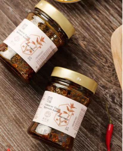 Chins licKING Chinese Toon Sprout Sauce - 7.05oz Hot Chili Spicy Bean Sauce with Chili Oil | Low Sugar, Natural Flavor | Perfect for Stir-Fry, Noodles & Dumpling Dipping