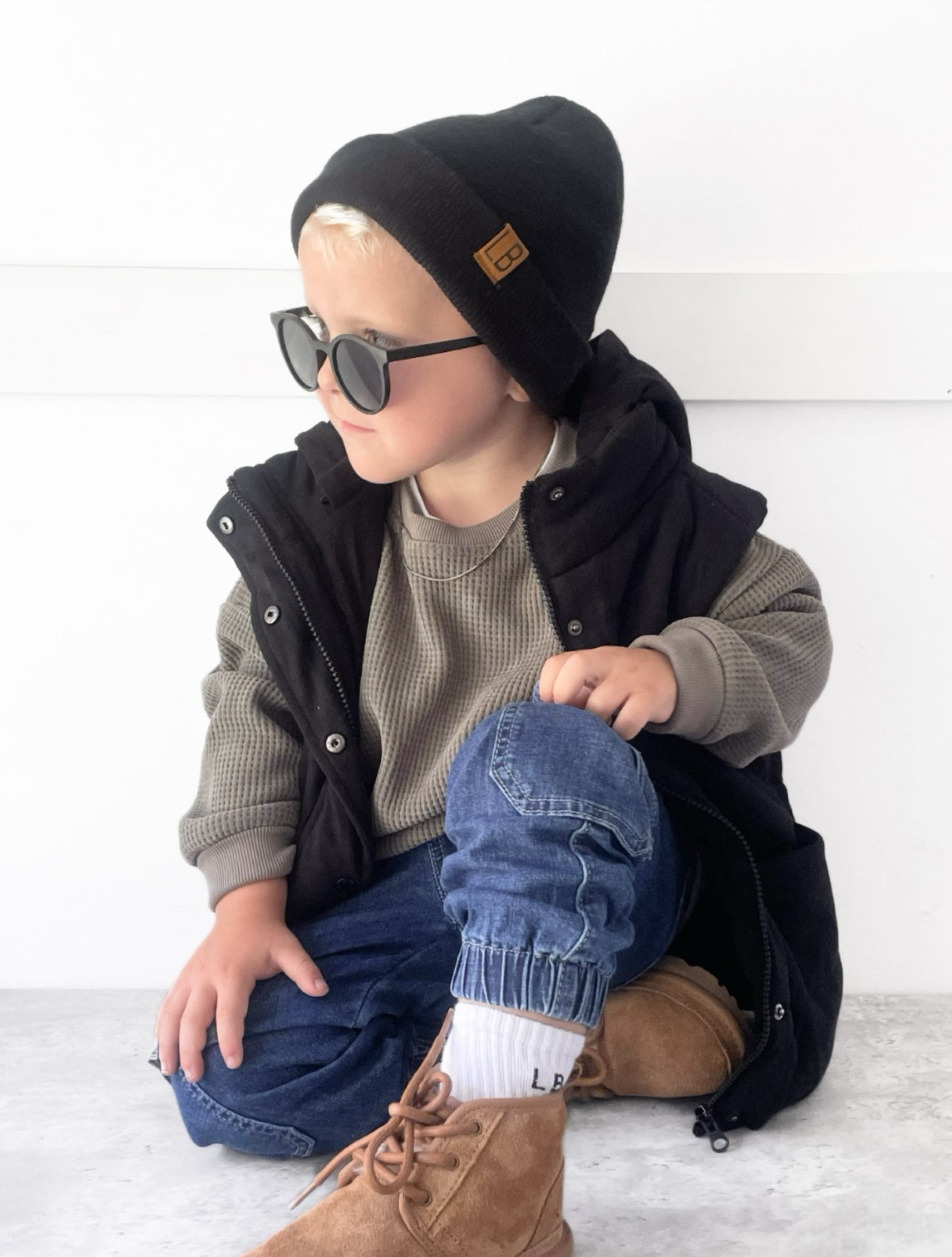 Warm Knit Beanie Hat for Men & Women - Soft Winter Beanie in Black - Perfect for Cold Weather, Outdoor Activities & Casual Style