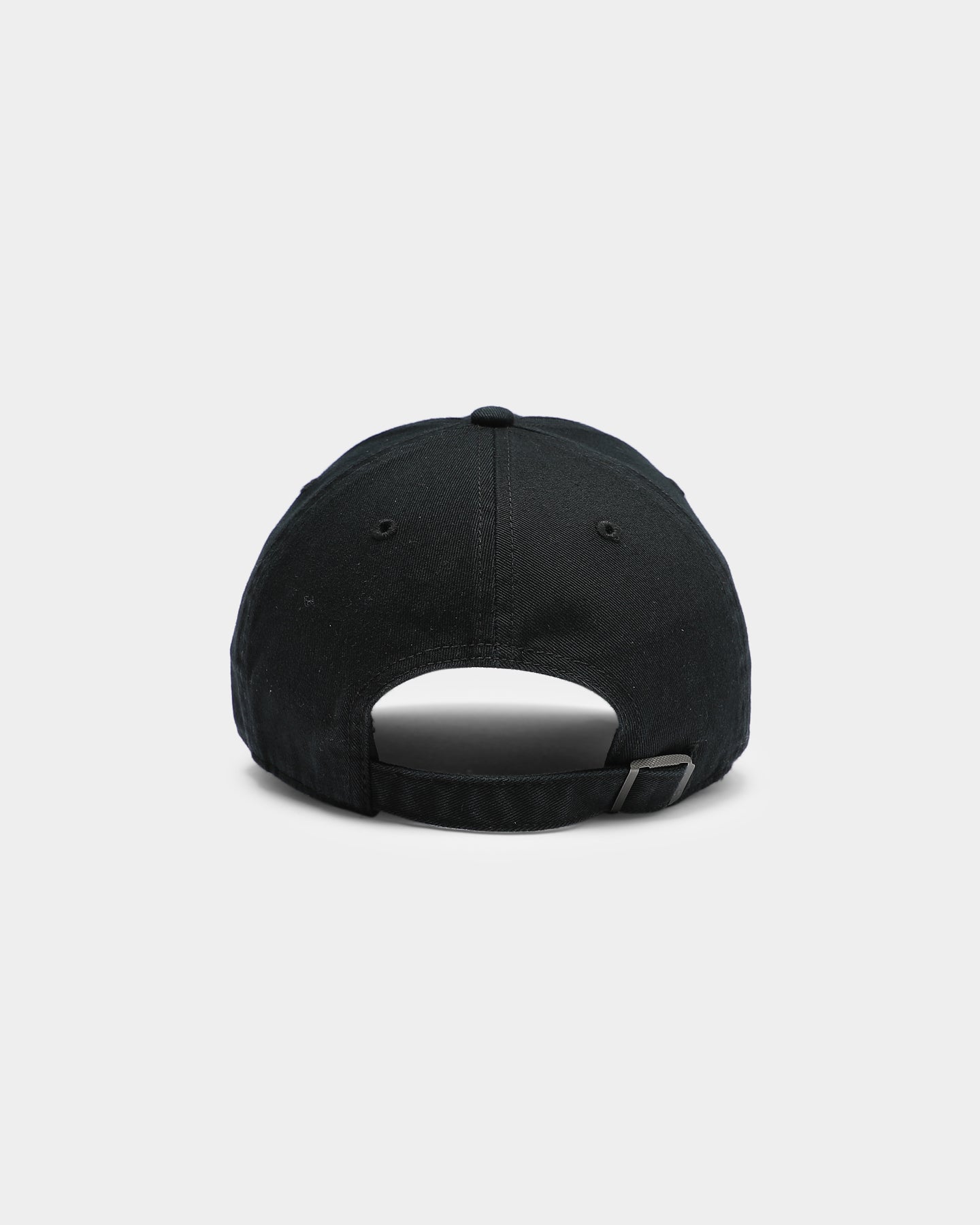47 Brand Men's Chicago Blackhawks Clean Up Strapback Black Hat - Adjustable Snapback Cap for Casual Wear, Sports & Fan Gear - Perfect for Game Day, Street Style & Everyday Outfits