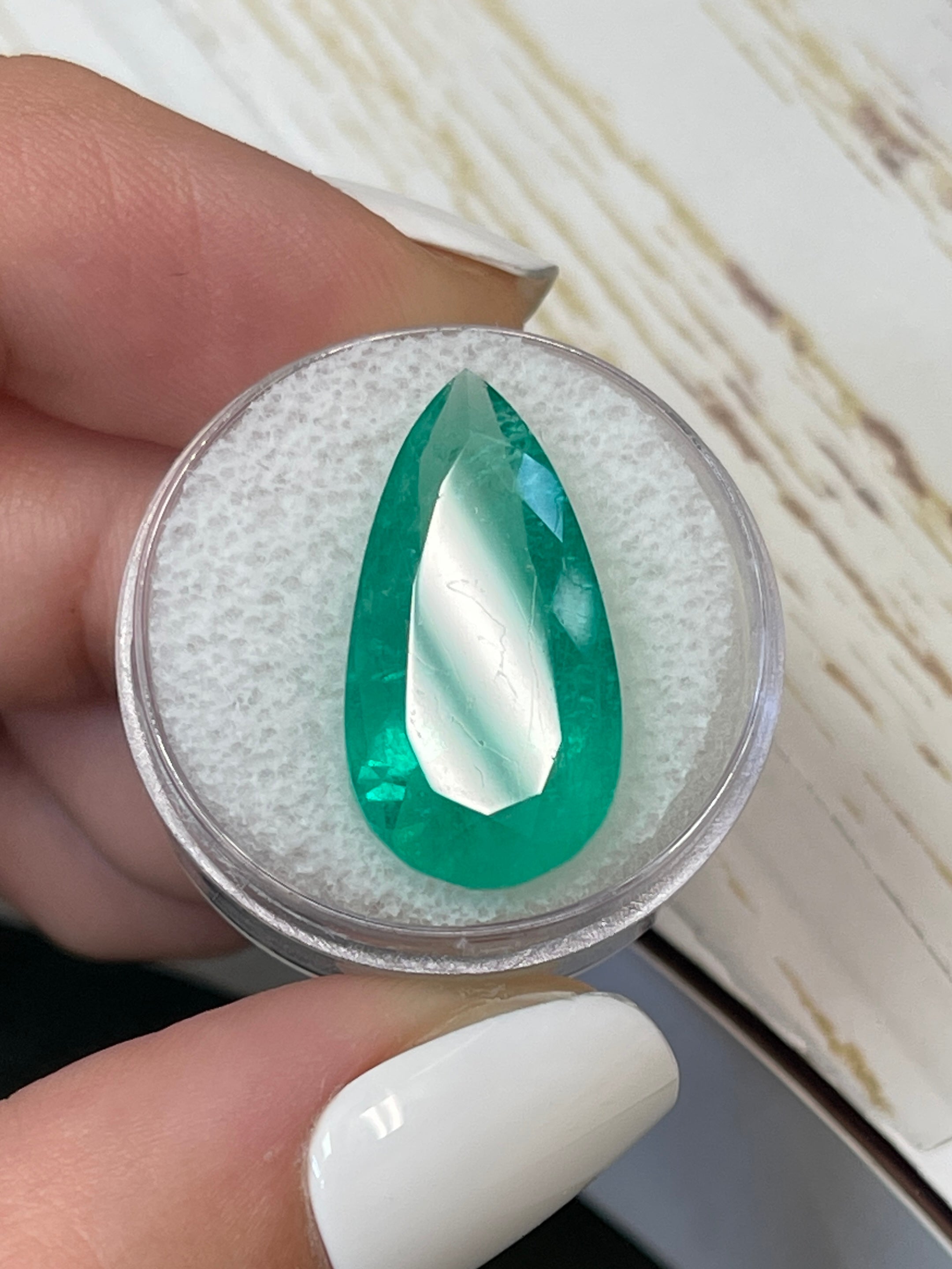 13.05 Carat Natural Colombian Emerald Pear Cut Loose Gemstone - Apple Green 23x12mm for Jewelry Making, Engagement Rings & Luxury Gifts