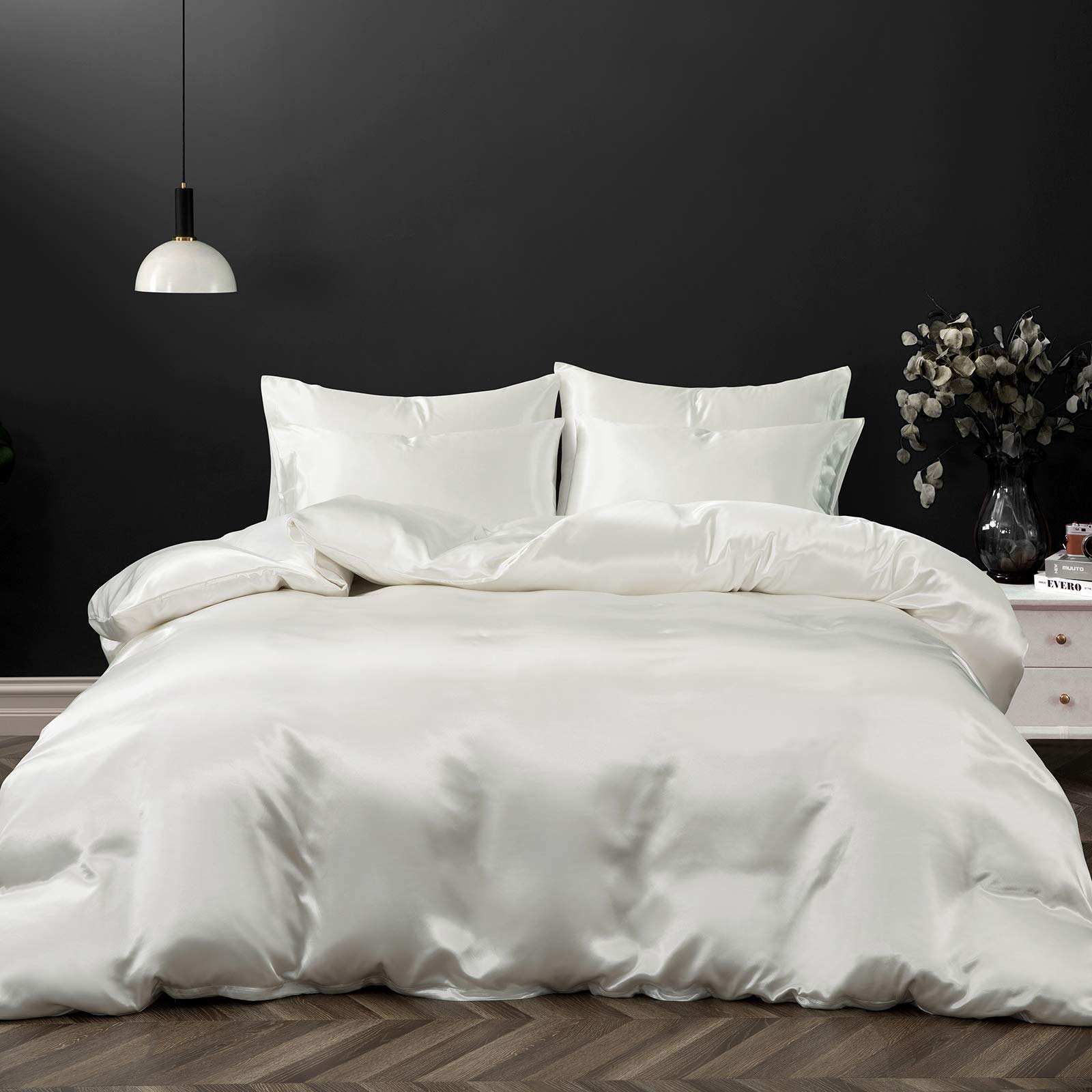 Luxurious True Silk Satin Comforter - 300 GSM Fluffy Down Alternative Bedding - Box Stitched Design - Ultra Soft & Machine Washable - Ivory King/Cal King Size - Perfect for Master Bedroom, Guest Room & Luxury Hotel Decor
