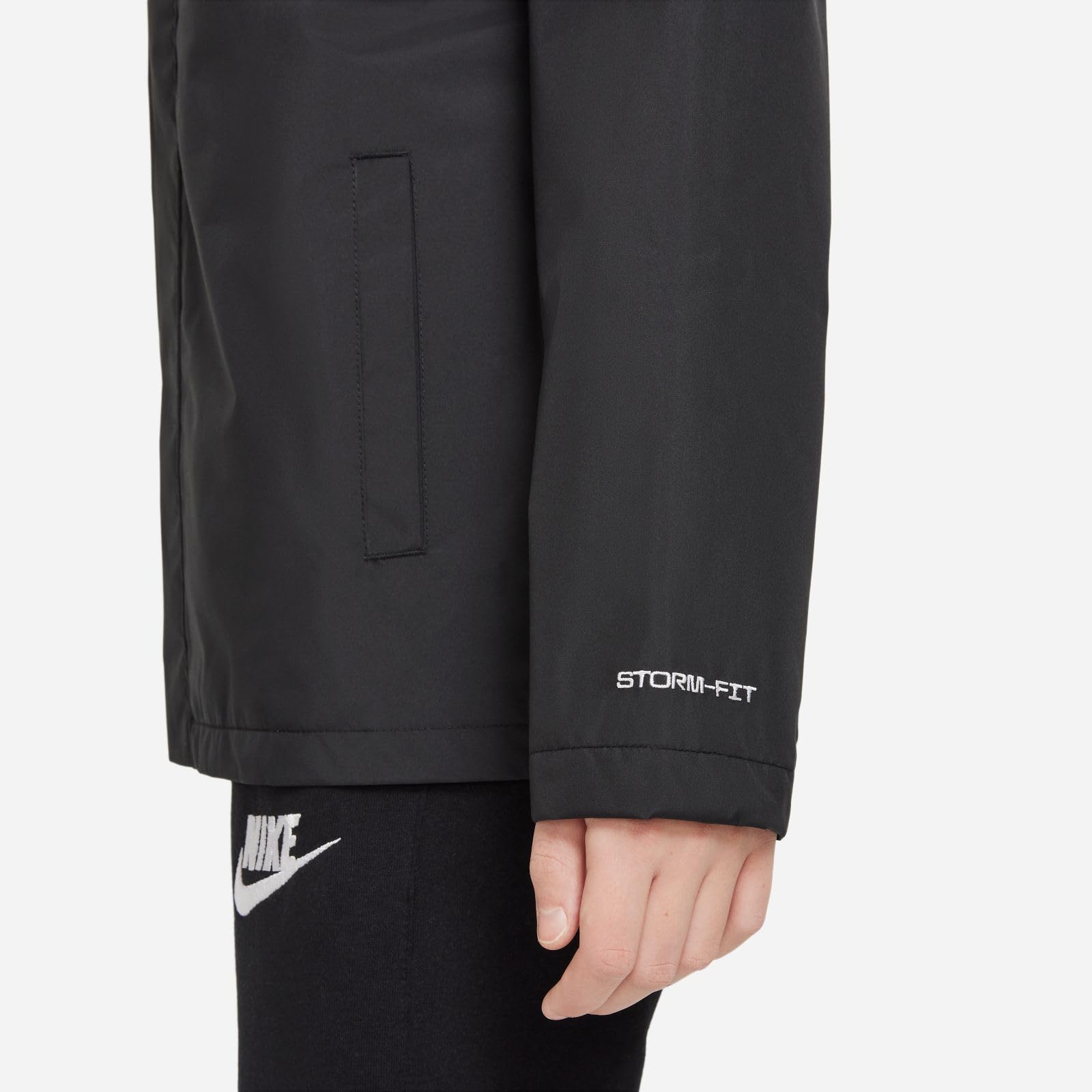 Nike Boys NSW SF Windrunner Jacket - Lightweight Windbreaker for Little Kids & Big Kids | Outdoor Running, School & Sports Activities