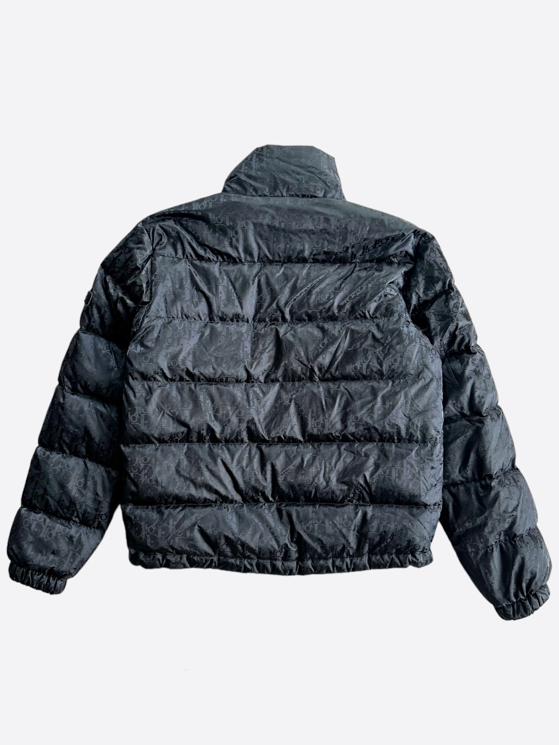 Dior Black Oblique Puffer Jacket for Women - Winter Warm Quilted Down Coat | Fashionable Outerwear for Cold Weather, Street Style & Luxury Fashion