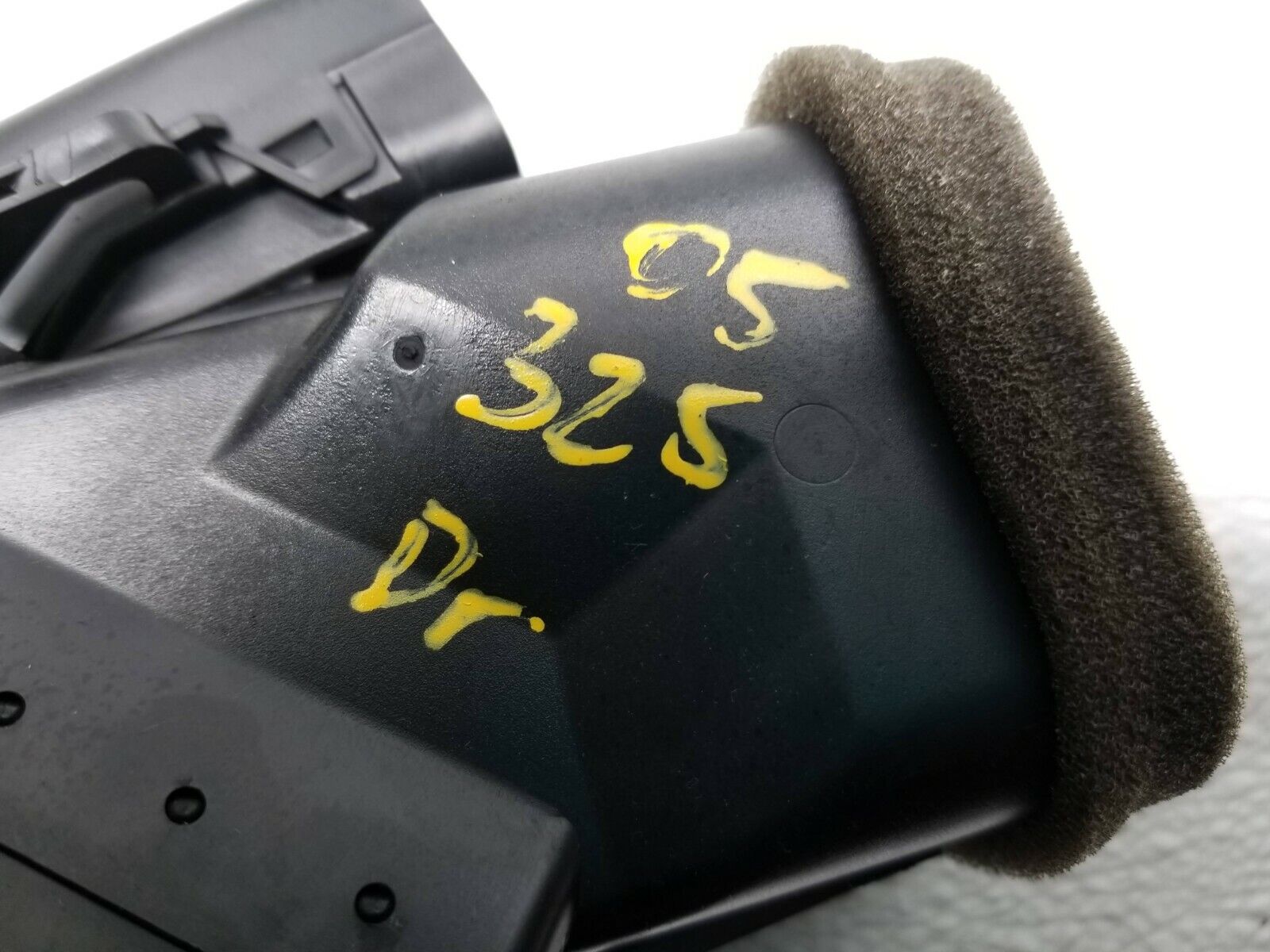 BMW E46 Left & Right Dash Air Vent Pair - OEM Replacement Parts (125k Miles) - Perfect for Interior Upgrades & Climate Control Repair