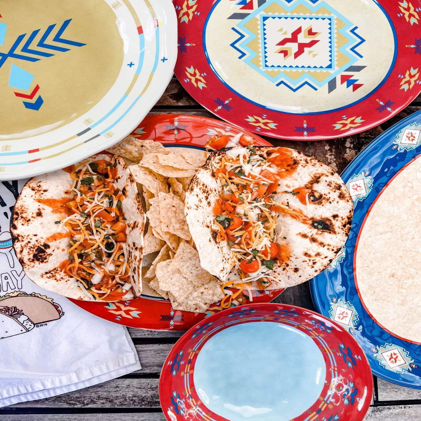HiEnd Accents Spirit Valley 14-Piece Melamine Dinnerware Set - Plates, Bowls & Serving Platter - Southwestern Rustic Aztec Style for Cabin, Lodge & Outdoor Dining
