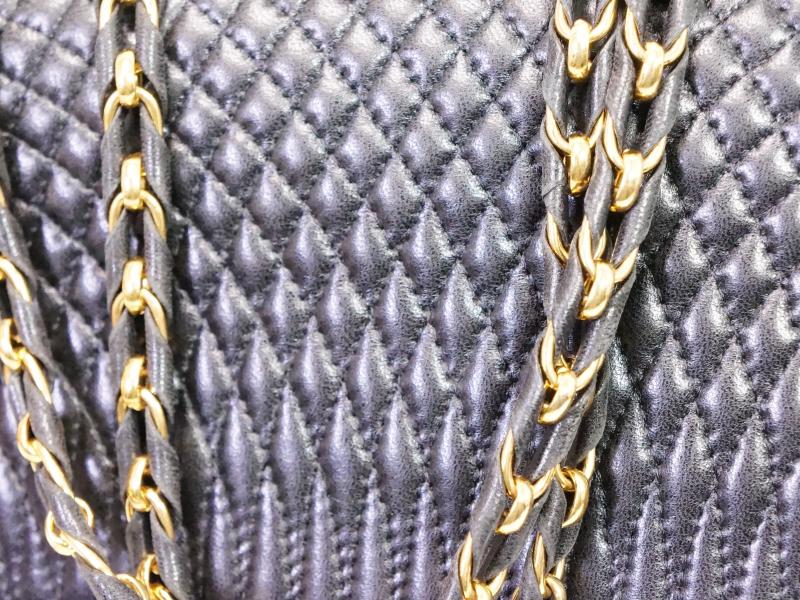 Authentic Pre-Owned Vintage Bally Black Quilted Chain Flap Crossbody Shoulder Bag 210044 - Perfect for Casual Outings, Date Nights & Travel Accessories