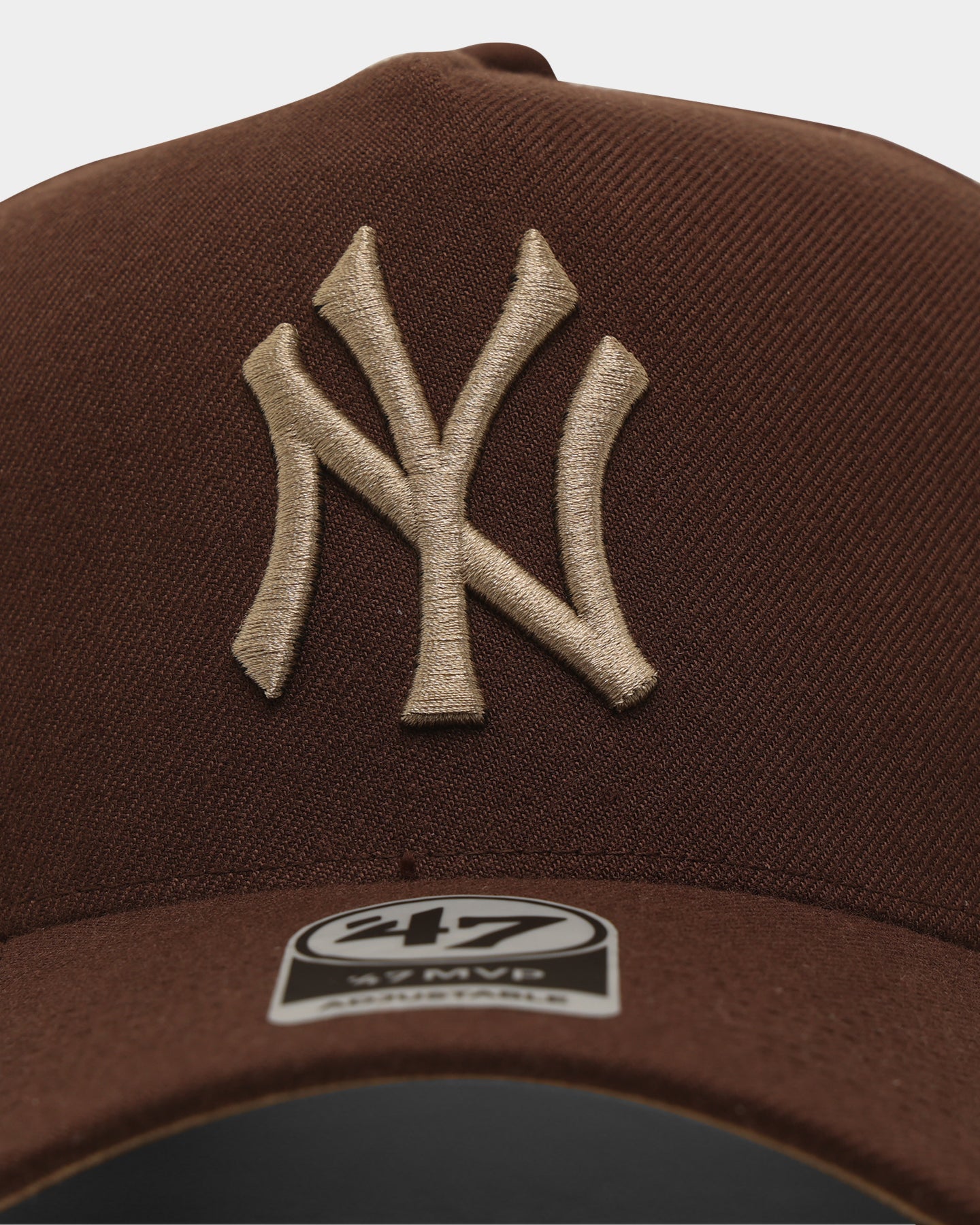 New York Yankees 47 Brand MVP DT Snapback Hat - Brown/Khaki Adjustable Baseball Cap for Men & Women - Perfect for Sports Fans, Casual Wear & Game Day Outfits