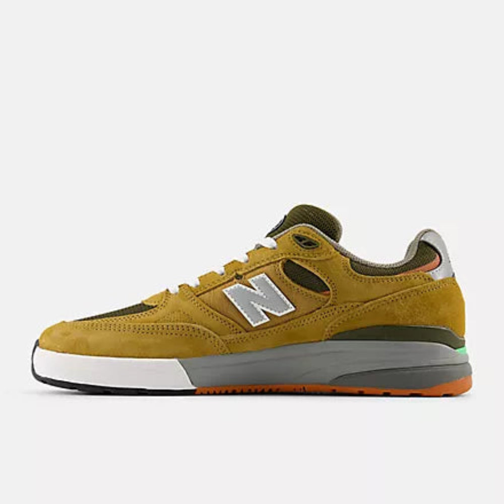 New Balance Numeric Andrew Reynolds 933 Skateboarding Shoes - Men's High-Performance Skate Shoes for Street & Park Riding | Durable & Comfortable Design for Skaters