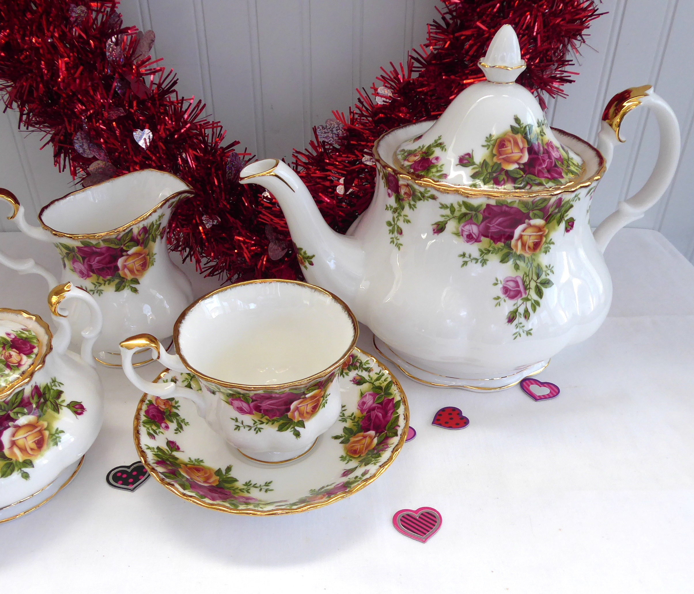 Vintage Royal Albert Old Country Roses Large Teapot - 48oz English Porcelain Teapot (1974-1992) | Perfect for Afternoon Tea, Bridal Showers & Collectible Display
