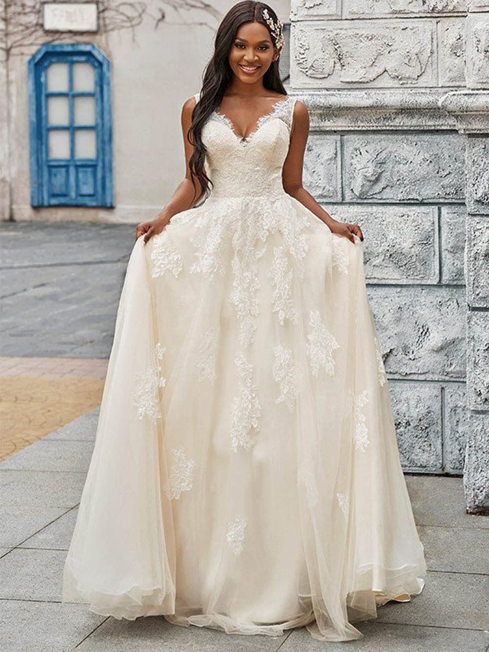 Elegant Lace Applique Beach Wedding Dresses for Women - 2024 Bridal Gowns for Bride | Perfect for Beach Weddings, Destination Ceremonies & Romantic Photos