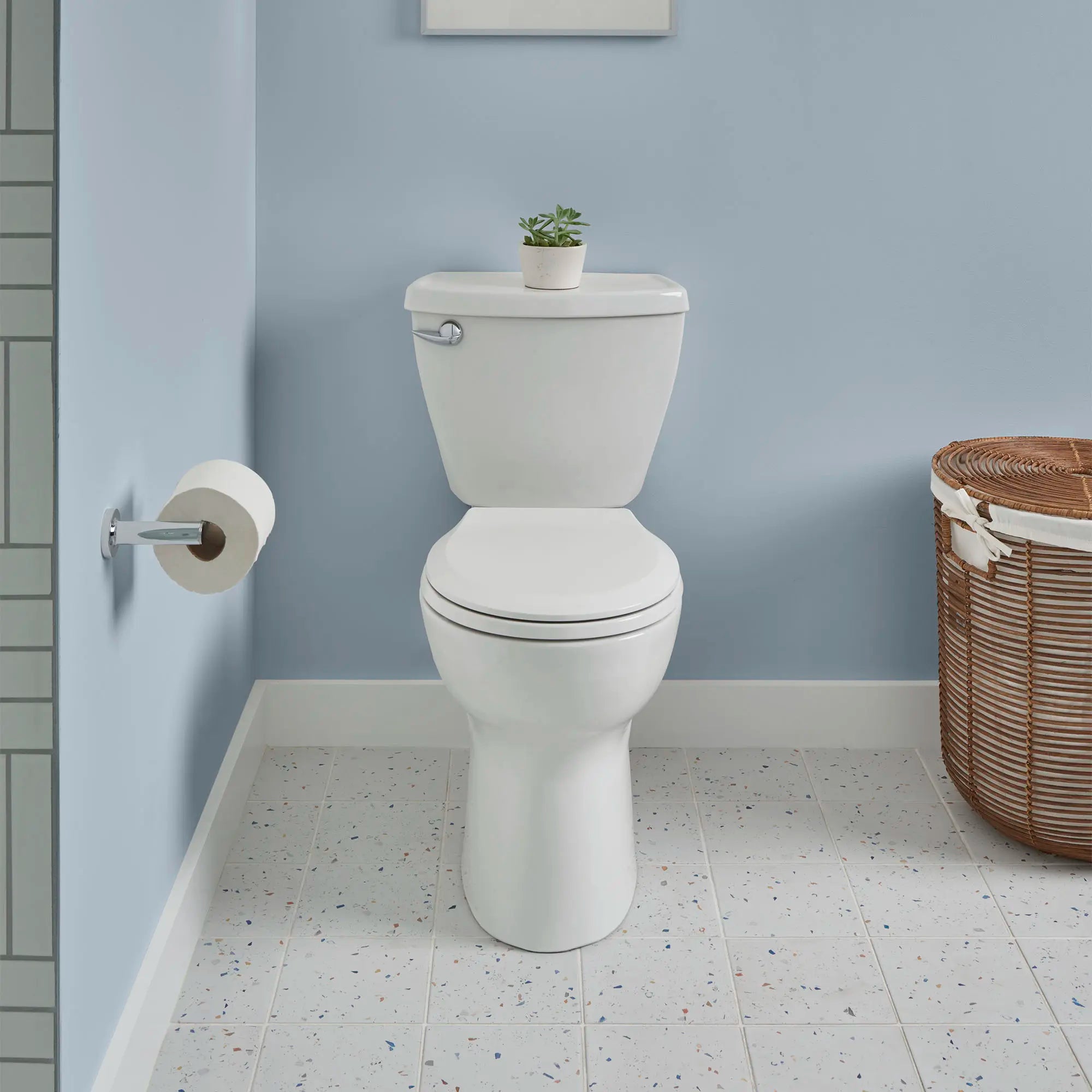 Cadet 3 FloWise 1.28 GPF/4.8 LPF Left-Hand Trip Lever Elongated Toilet with Slow-Close Seat - Water Efficient Chair Height Toilet for Modern Bathrooms & Powder Rooms