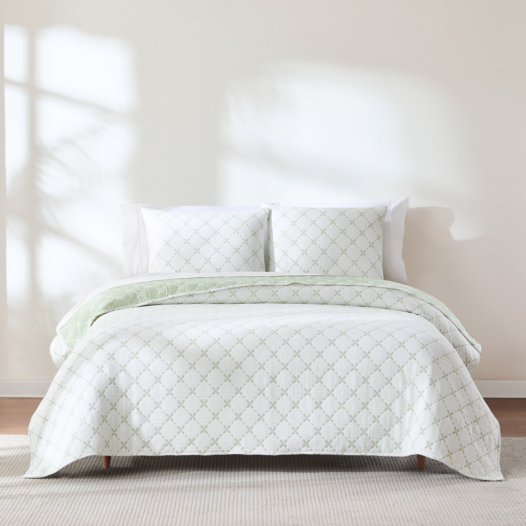 Luxury Diamond Leaf Jacquard Reversible Matelasse Coverlet Set - Queen Size Bedspread for Master Bedroom & Guest Room Decor