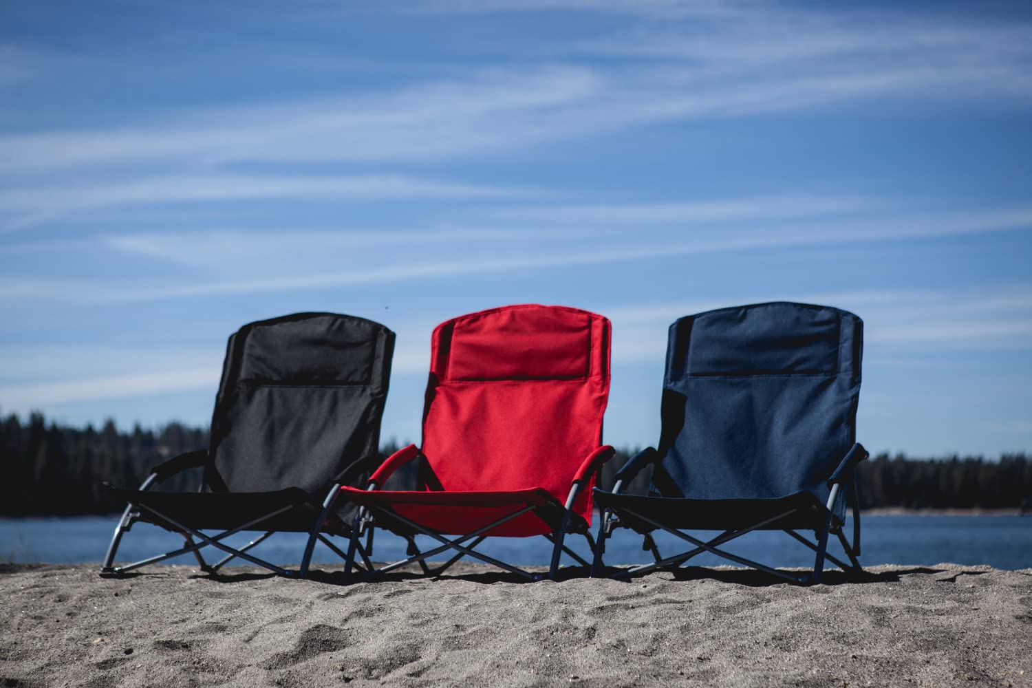 PICNIC TIME NCAA Tranquility Low Beach Chair with Carry Bag - Lightweight Portable Lawn Chair for Adults - Perfect for Beach, Camping, and Outdoor Relaxation