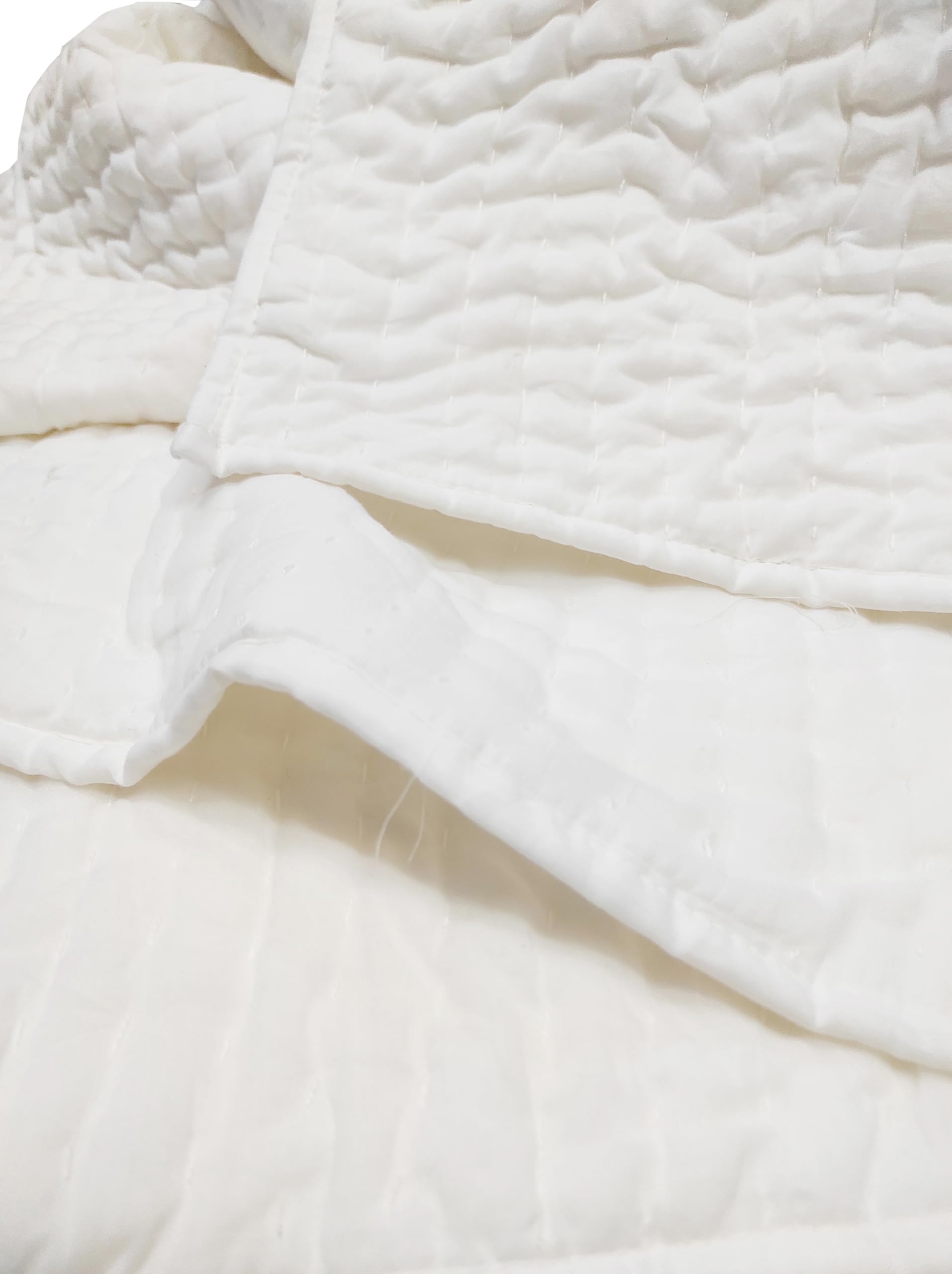 Premium Ultra Soft White Kantha Quilt - 100% Cotton Filling Lightweight Bedspread for King & Queen Size Beds (90x108 Inches) - Perfect for Home Decor, Guest Rooms & Cozy Winter Nights - PQ066
