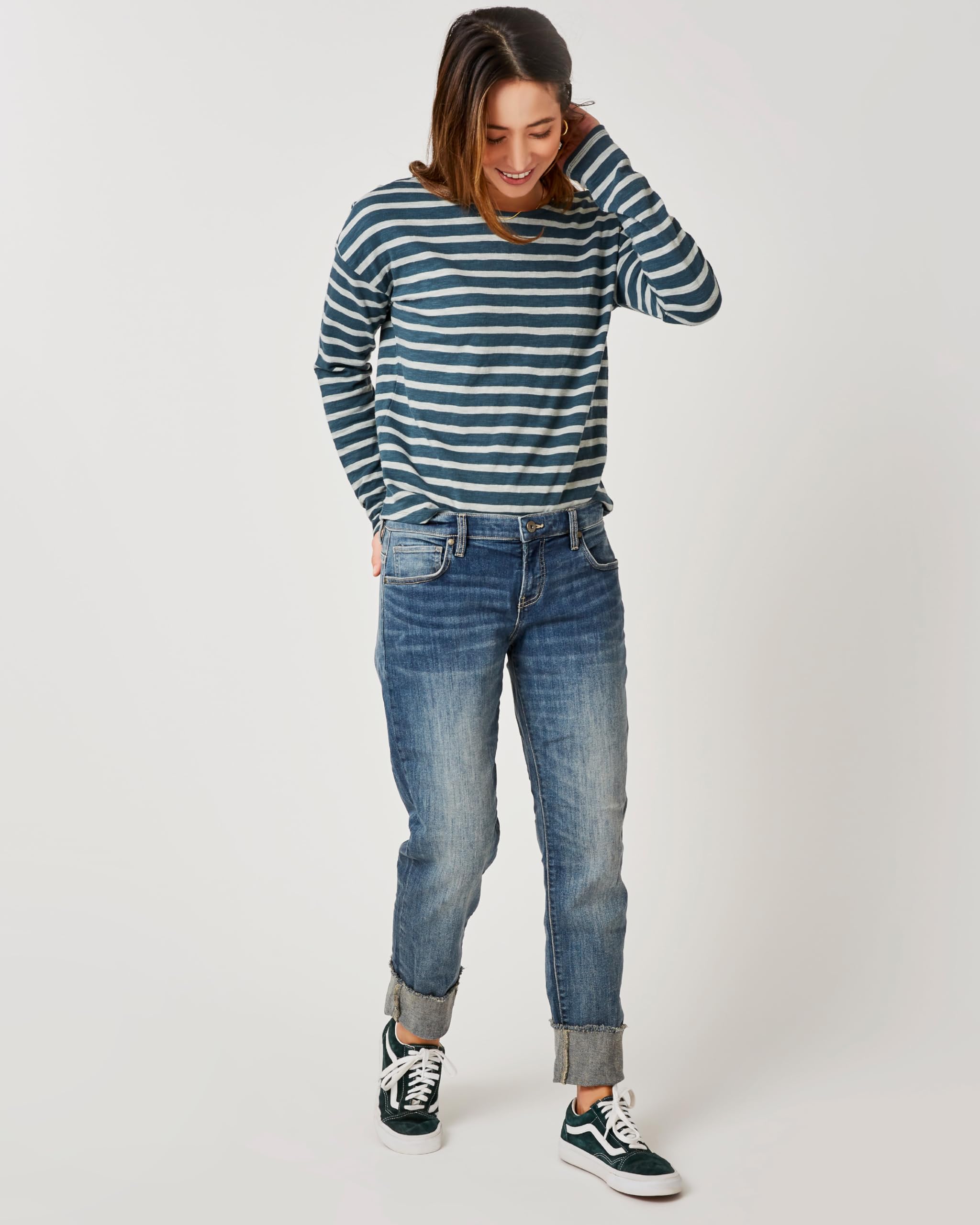 Carve Designs Carson Boyfriend Jeans for Women - Mid-Rise Relaxed Fit Denim Pants | Comfortable Casual Wear for Everyday Outfits & Weekend Style