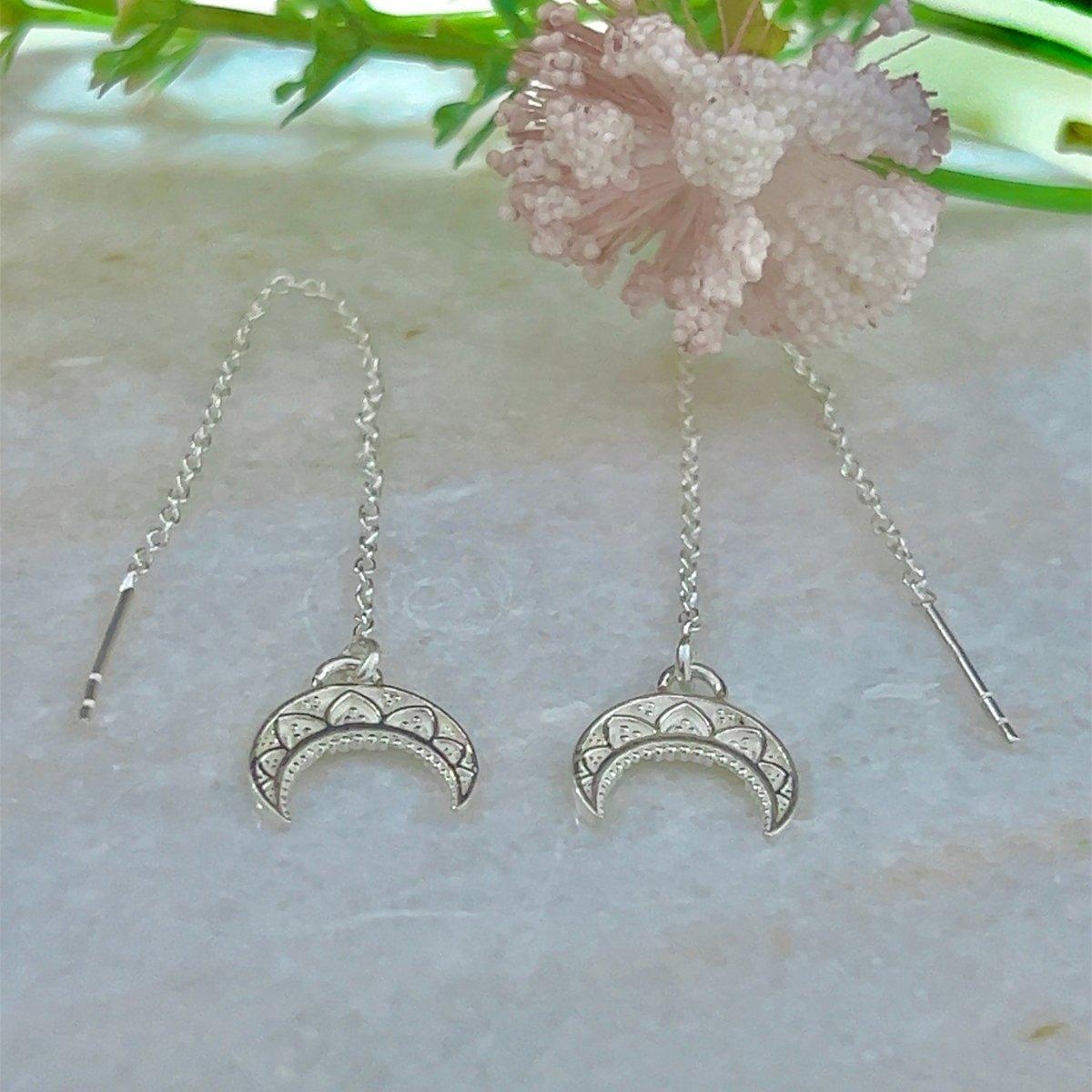 Laihas La Luna Crescent Moon Sterling Silver Threader Earrings for Women - Dainty Minimalist Jewelry for Everyday Wear & Special Occasions